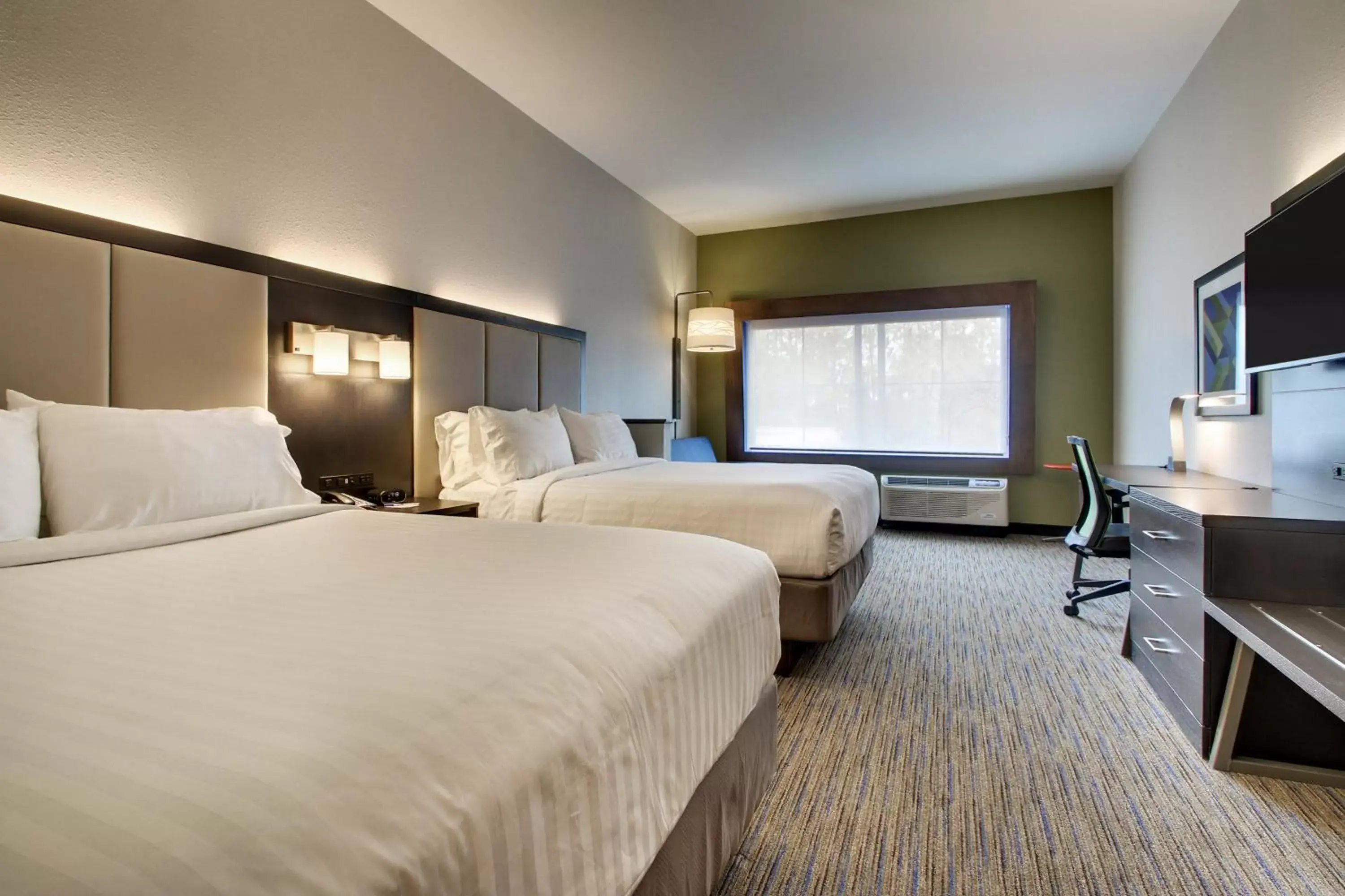 Queen Suite with Two Queen Beds and Additional Living Area in Holiday Inn Express & Suites Charleston NE Mt Pleasant US17 by IHG Queen Suite with Two Queen Beds and Additional Living Area in Holiday Inn Express & Suites Charleston NE Mt Pleasant US17 by IHG