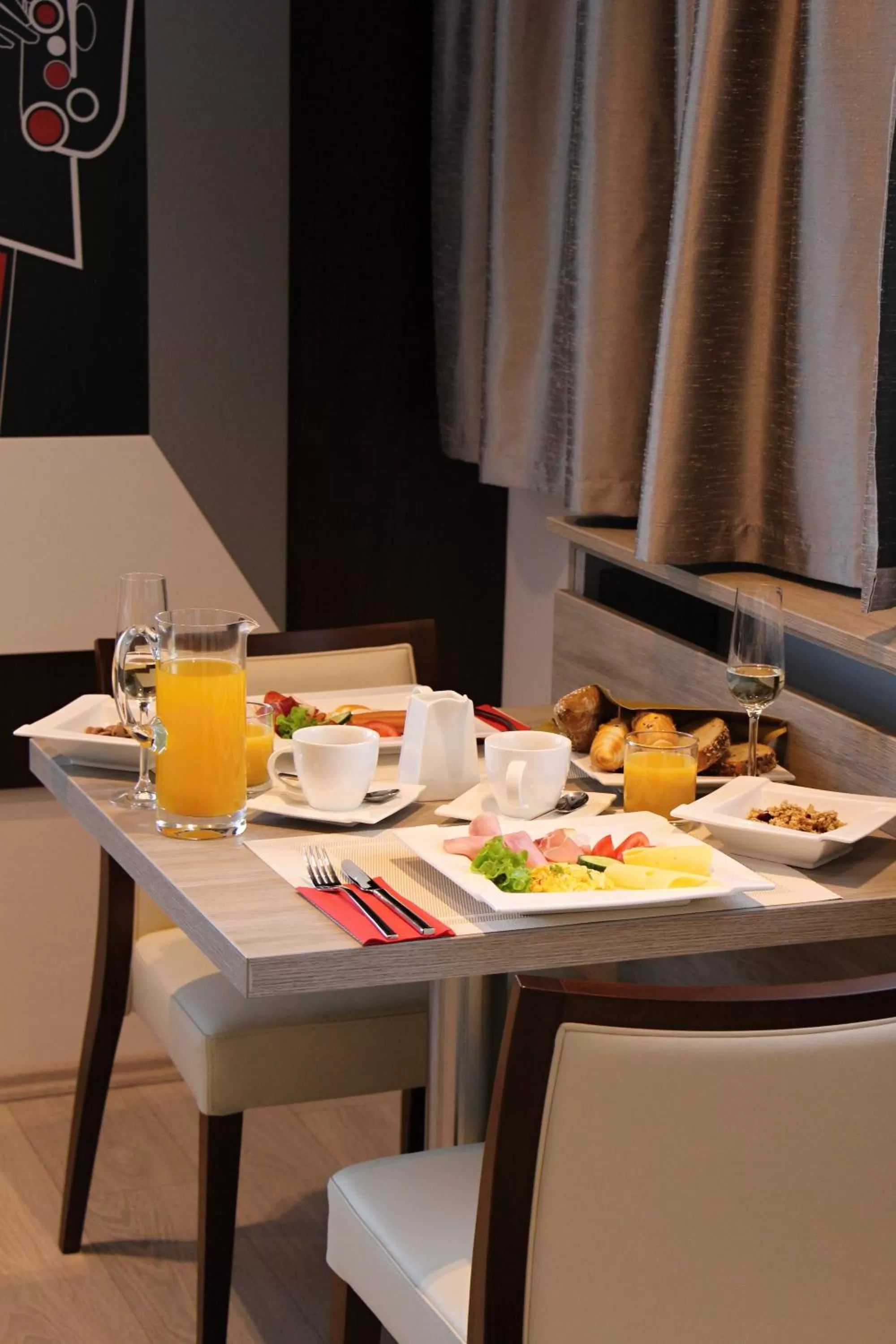 Food and drinks in Boutique Hotel Villa ZAUBER