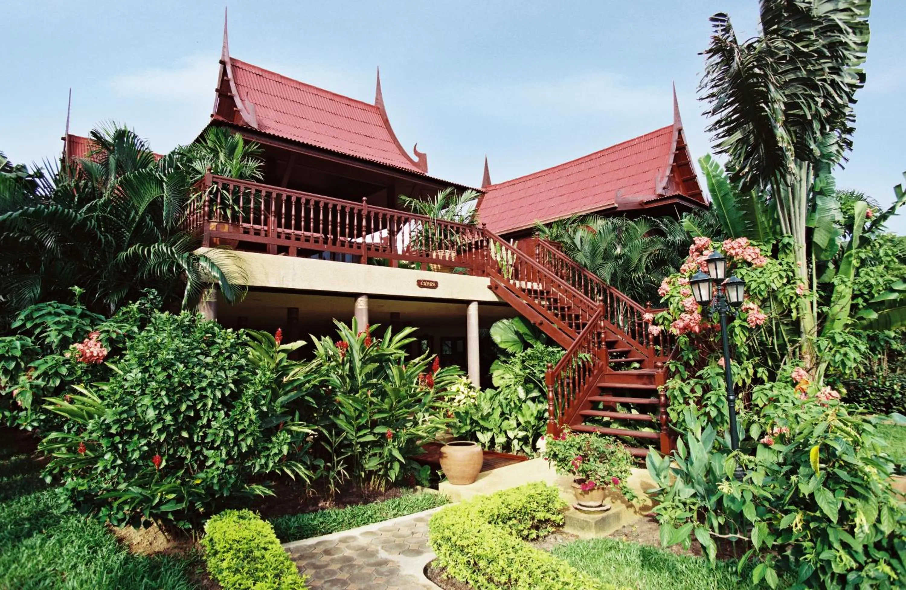 Facade/entrance in Ban Kaew Villas