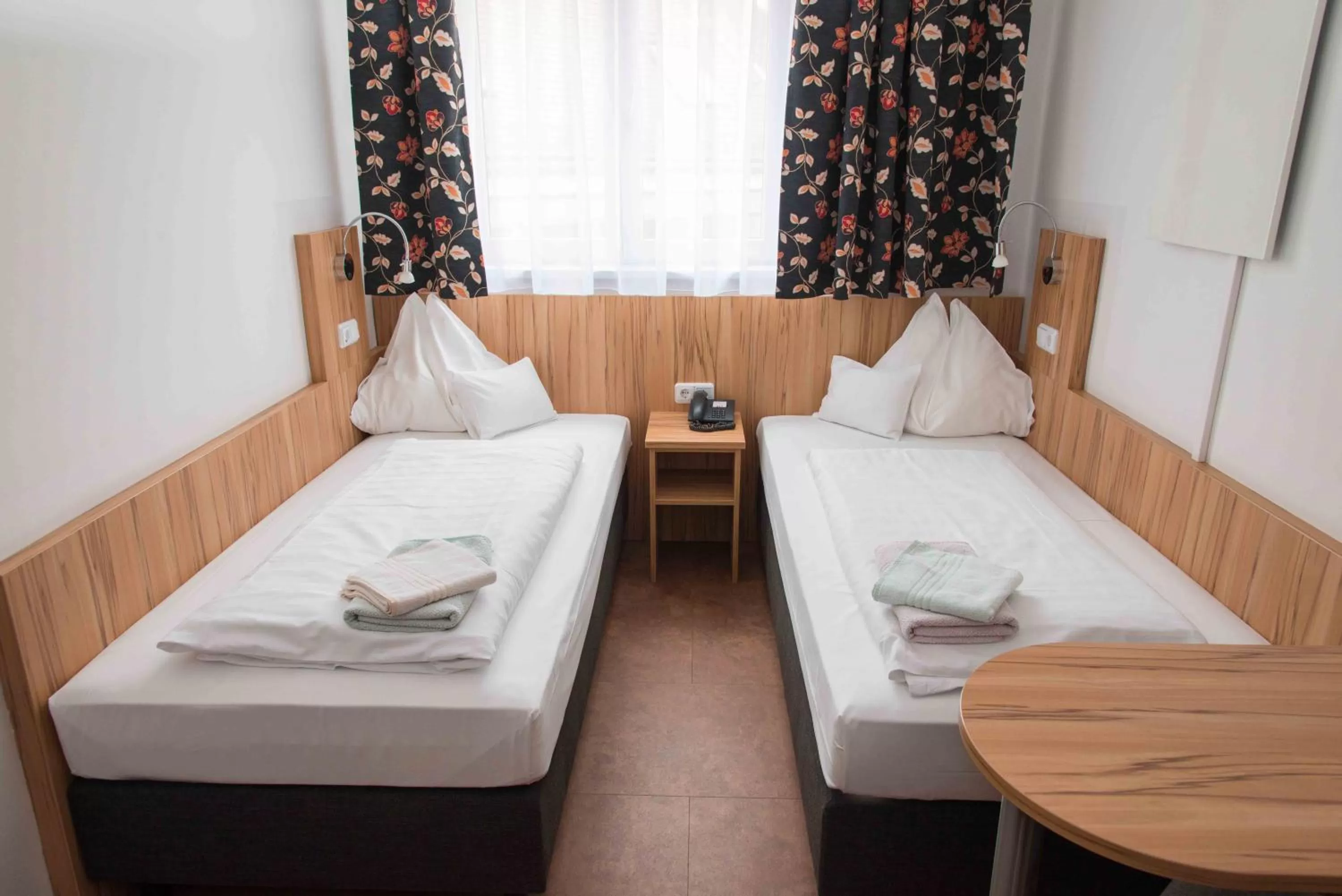 Double or Twin Room with Shared Toilet in Pension Dr. Geissler