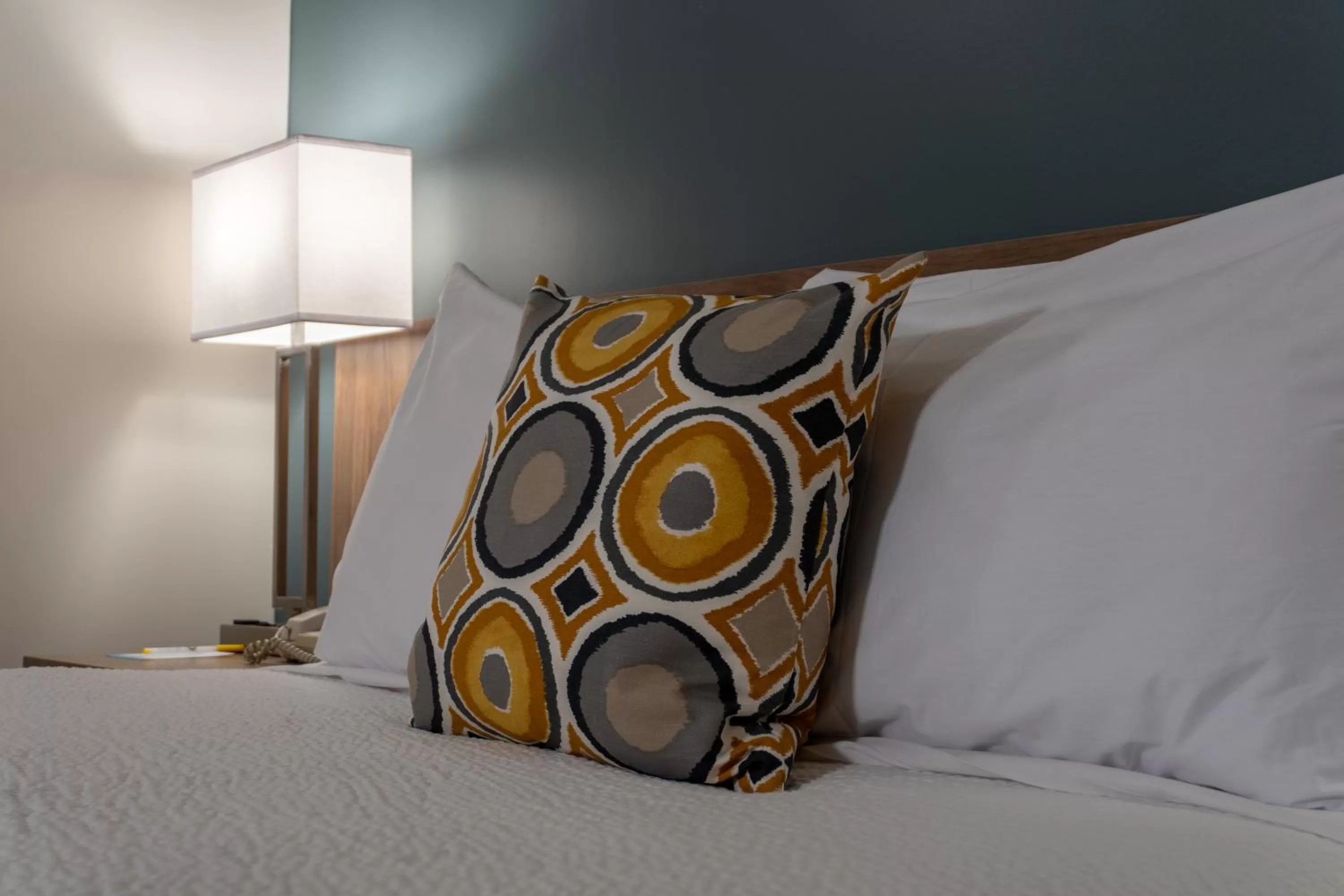 Bed in Days Inn by Wyndham Niagara Falls Centre St By the Falls