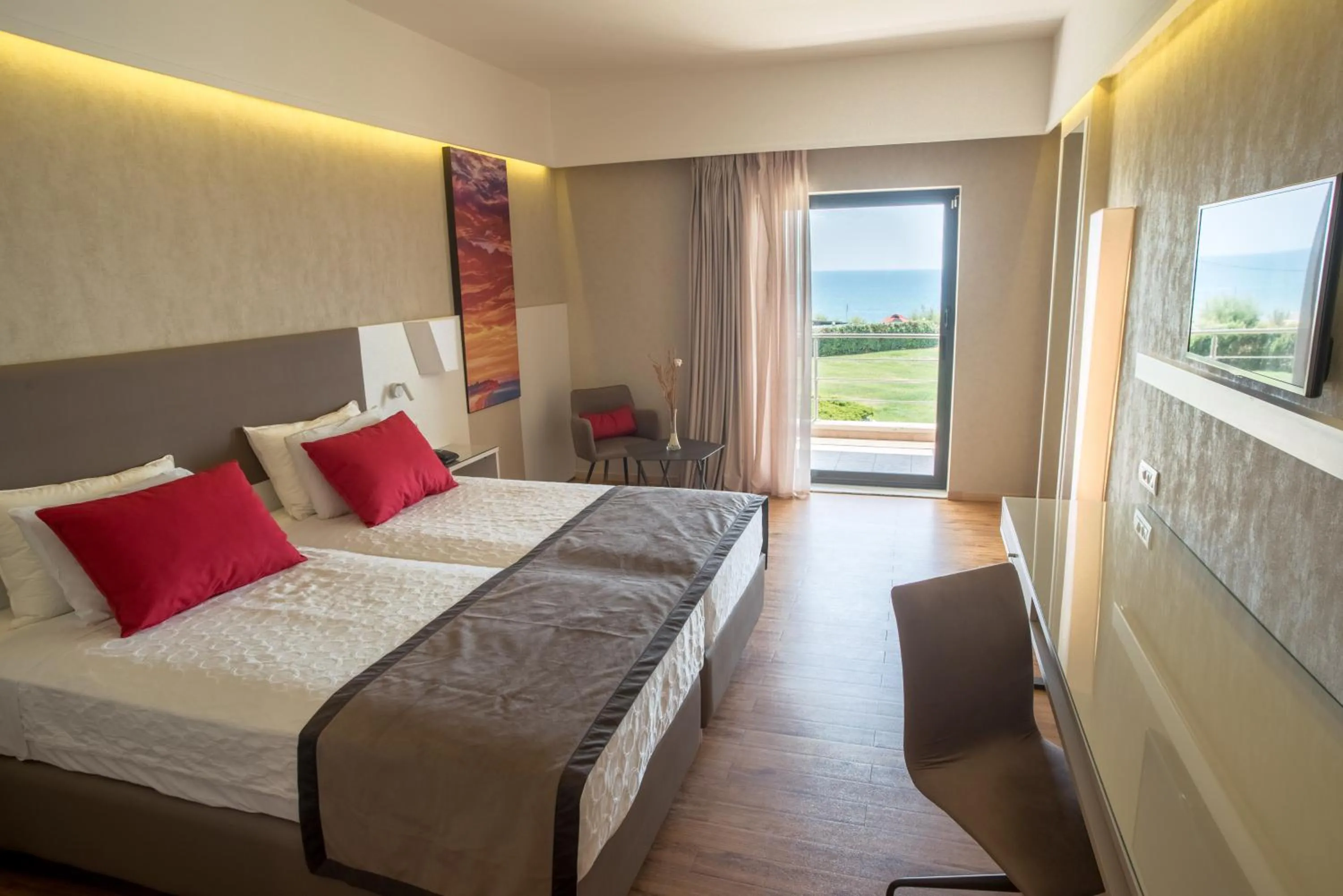 Photo of the whole room, Bed in Ramada Plaza by Wyndham Thraki