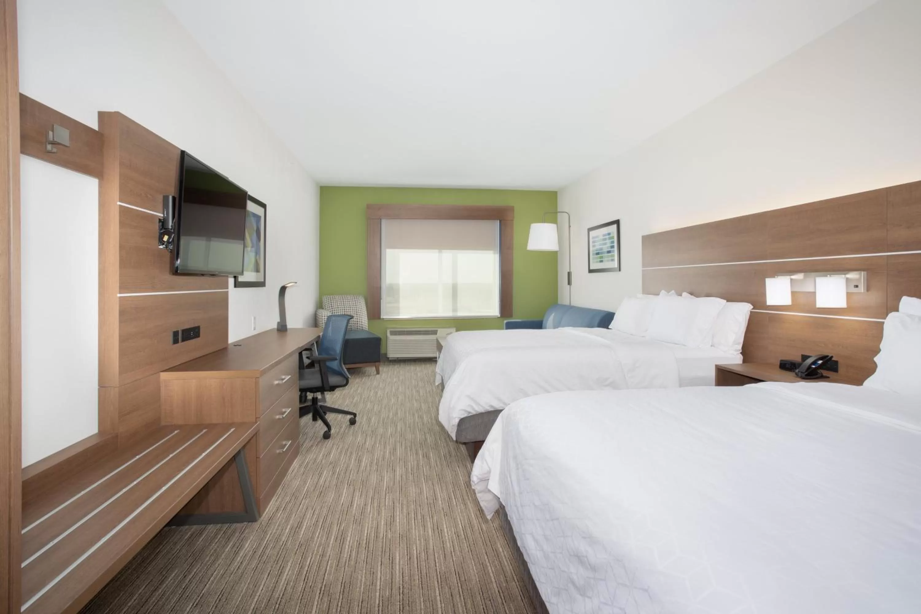 Photo of the whole room, Bed in Holiday Inn Express & Suites - Goodland I-70 by IHG