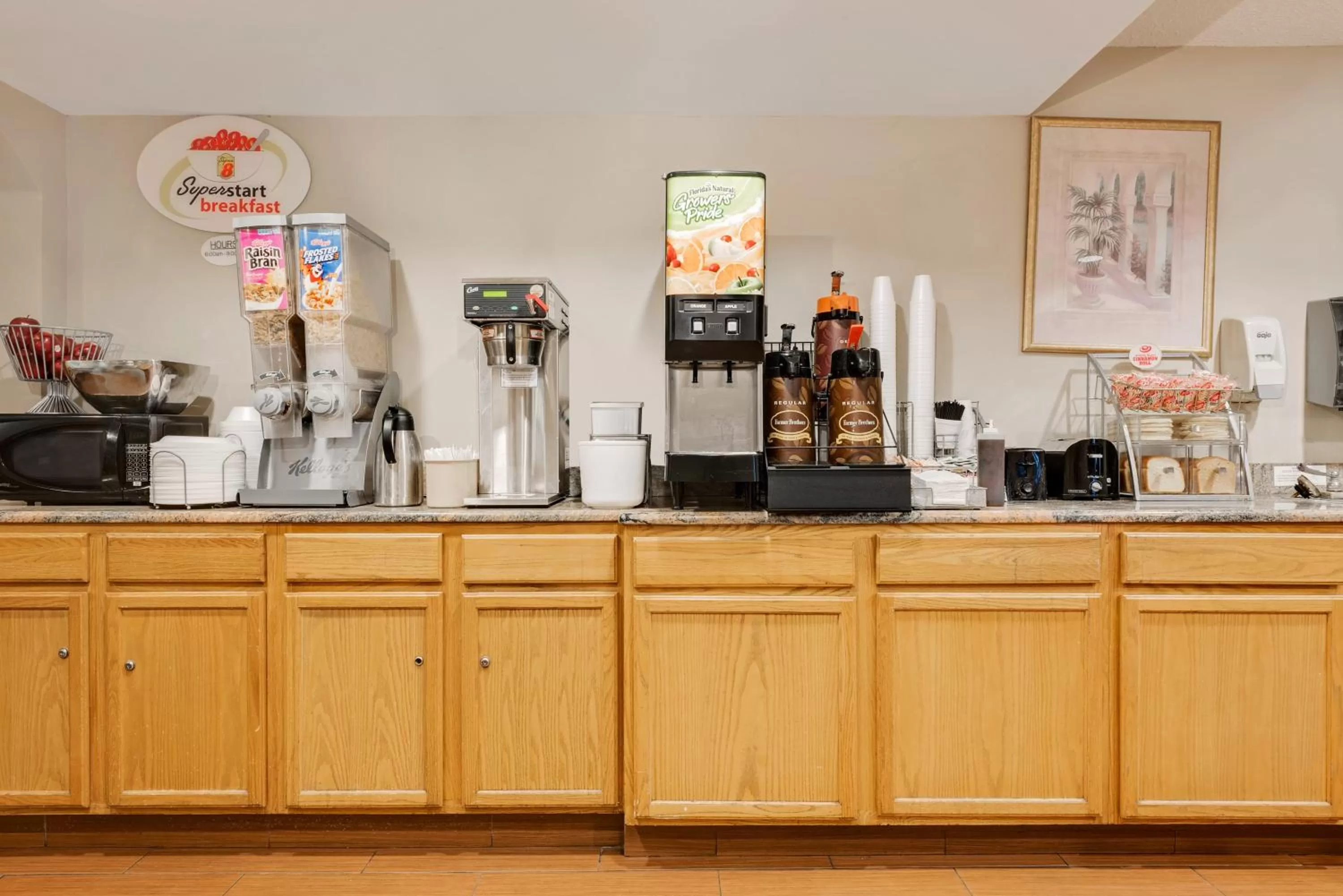 Coffee/tea facilities in Super 8 by Wyndham Allentown