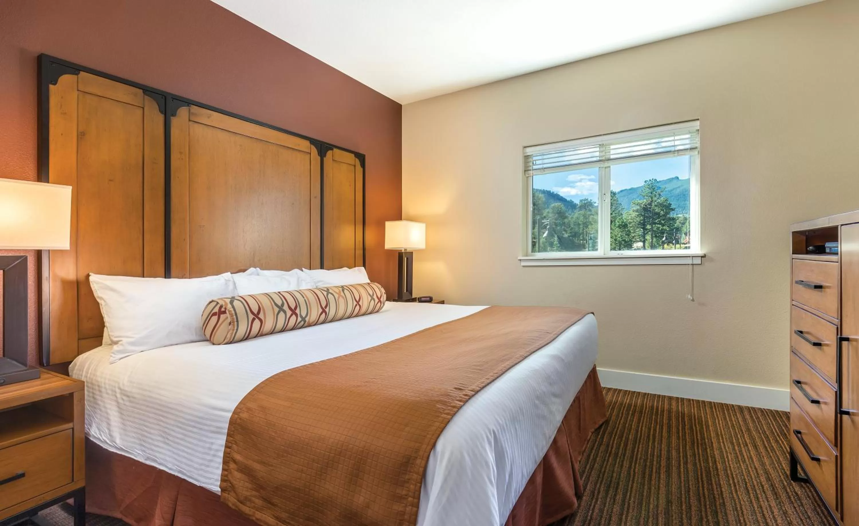 Photo of the whole room, Bed in WorldMark Estes Park