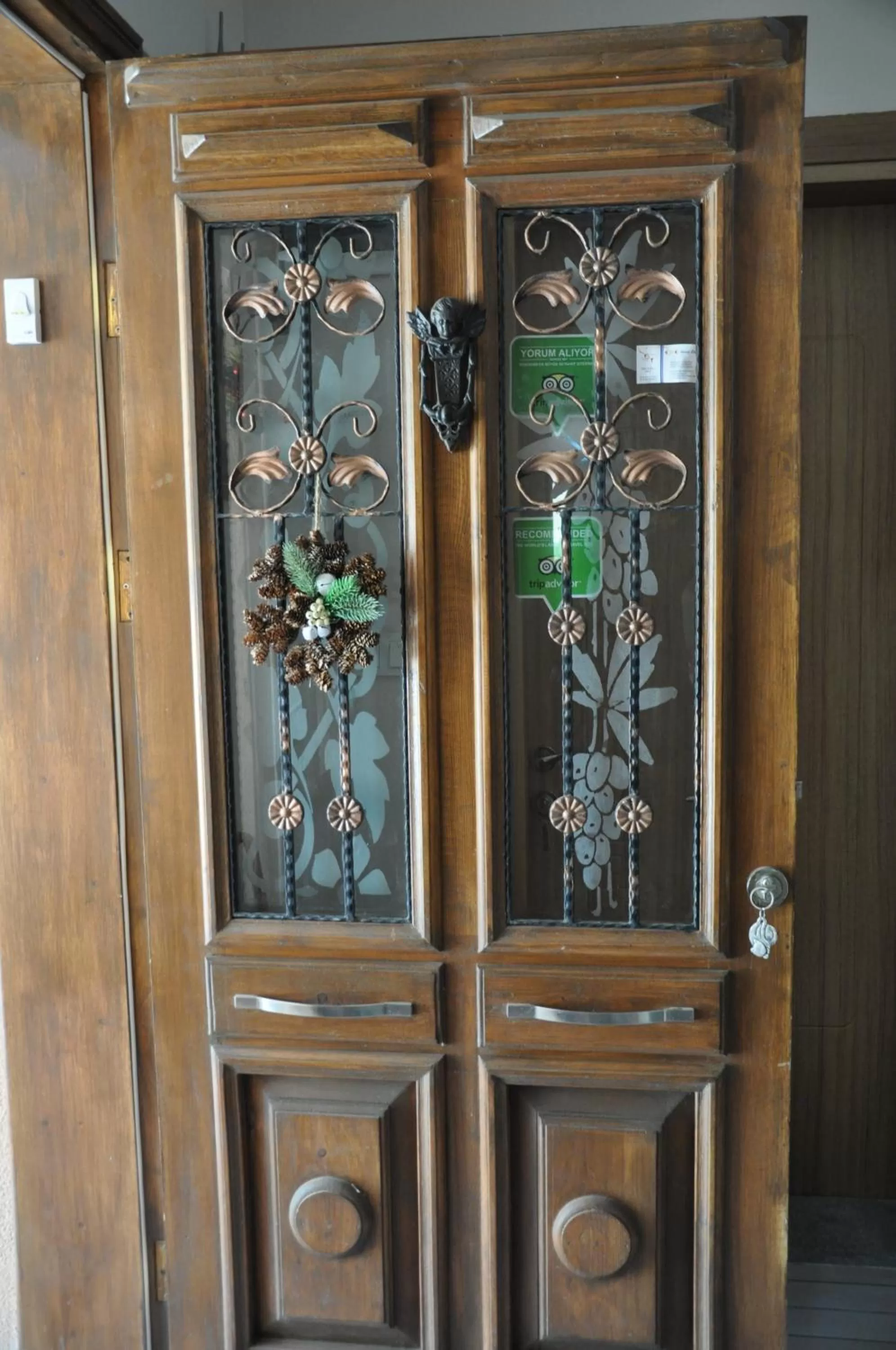 Facade/entrance in Ede Apart Otel