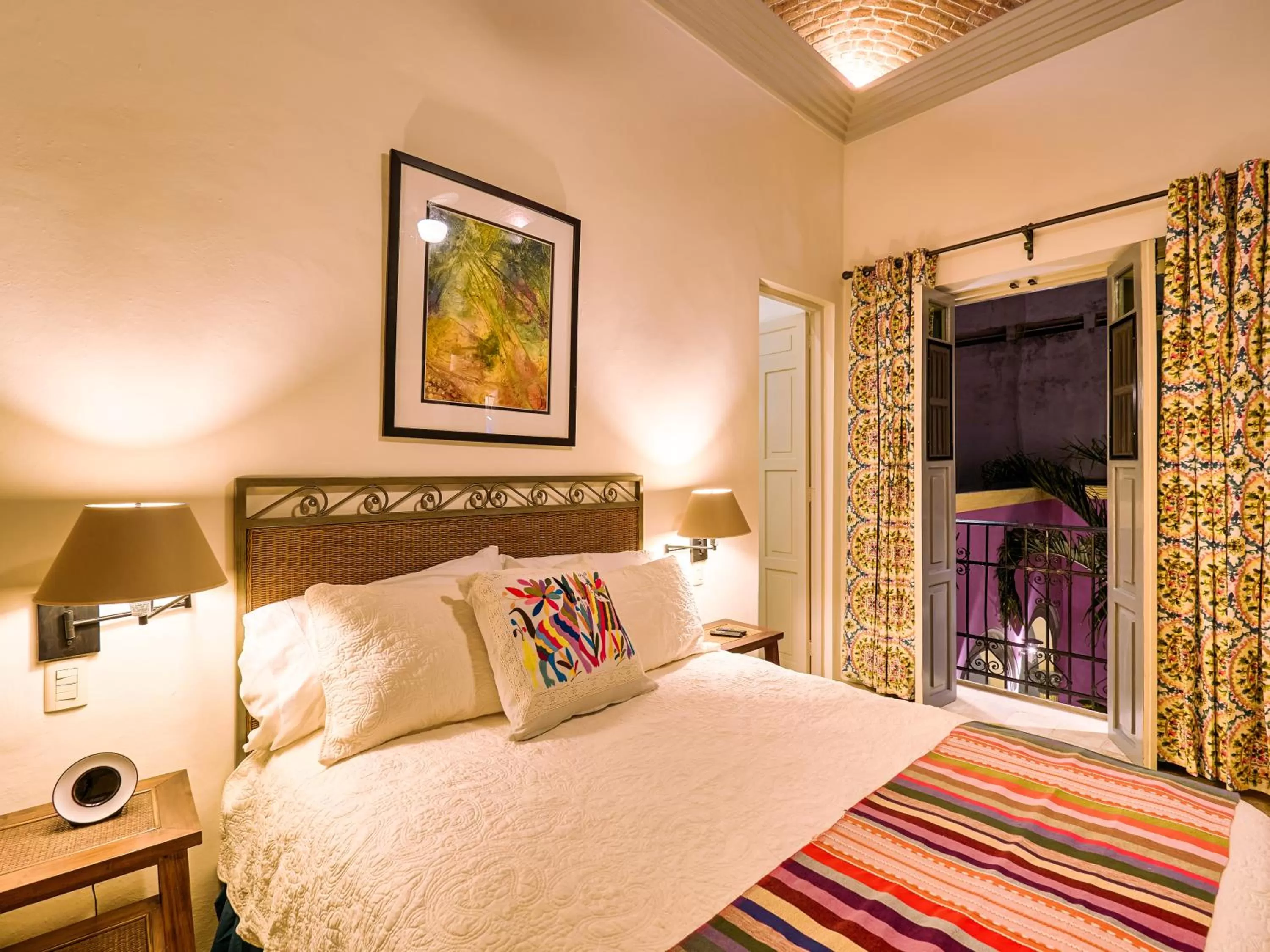 Bed in Casona 66 Merida Boutique Hotel