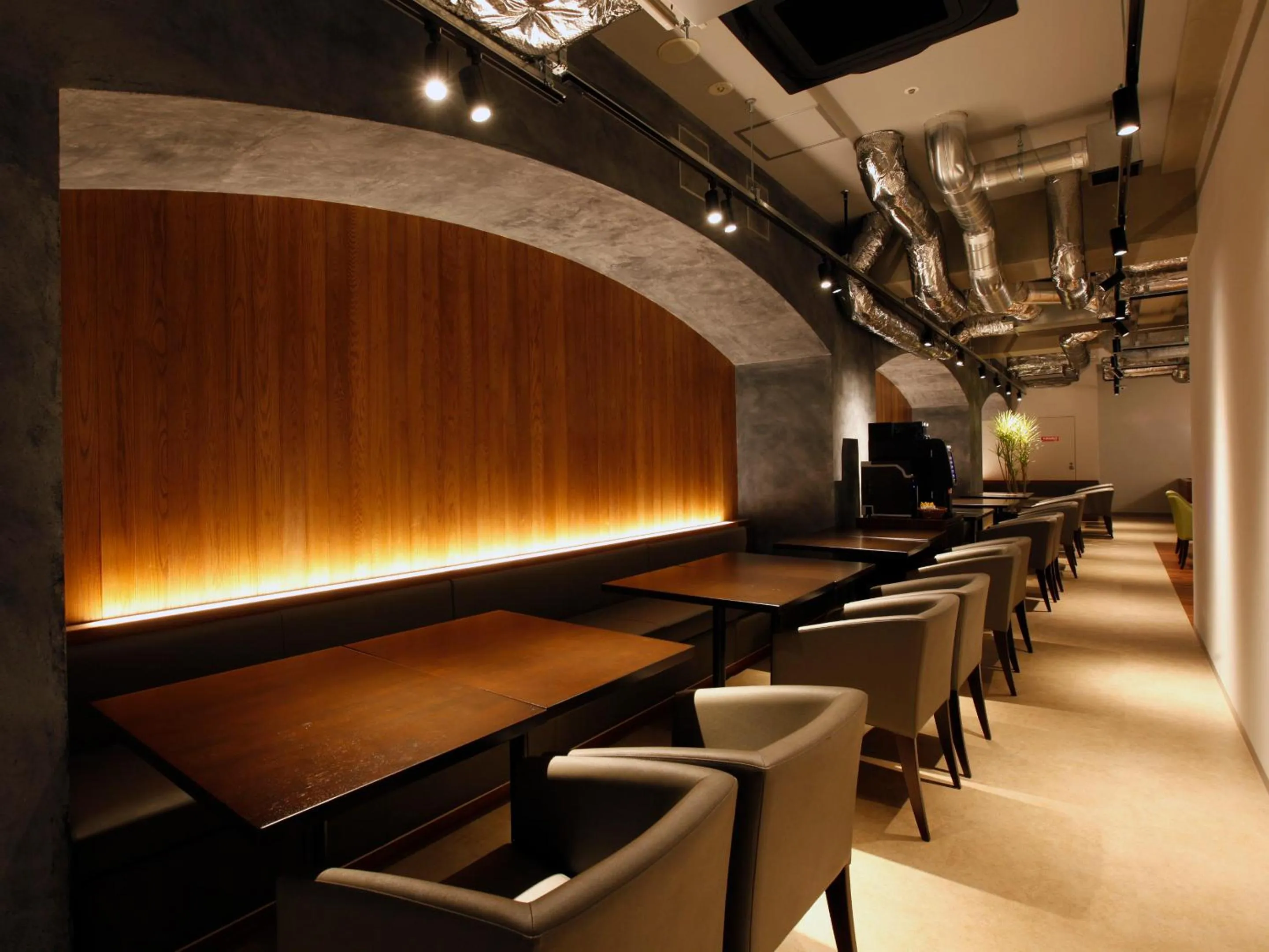 Communal lounge/ TV room in Gardens Cabin