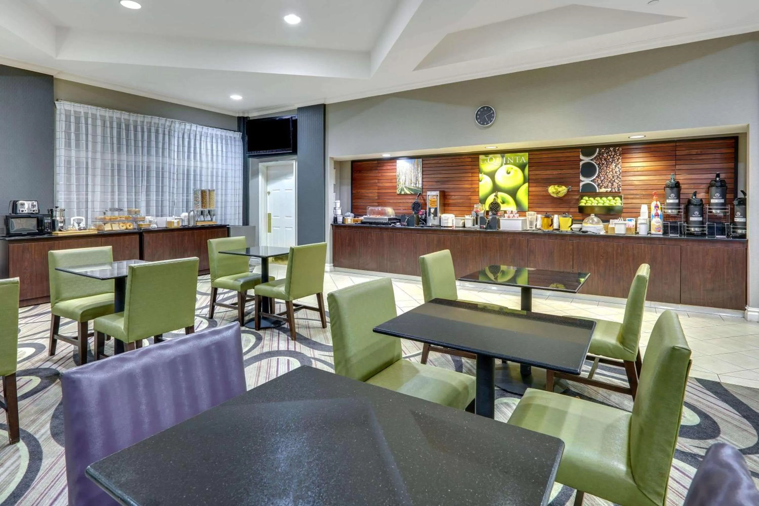 Restaurant/places to eat in La Quinta by Wyndham Dallas North Central