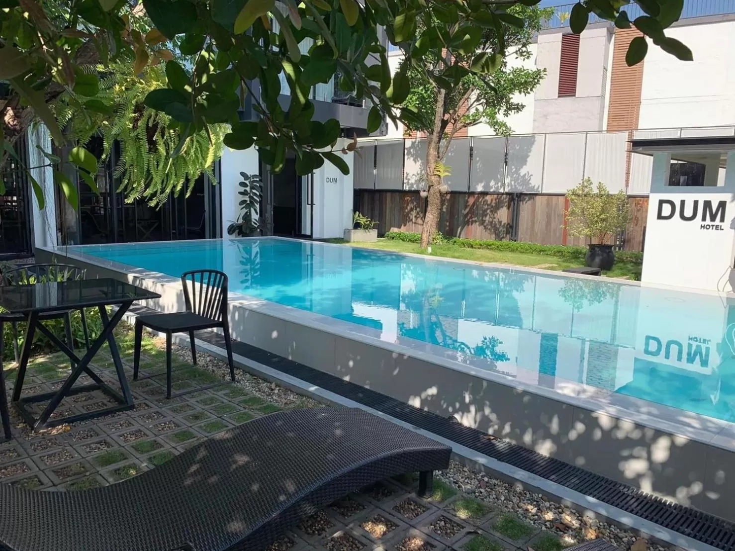 Pool view in DUM Hotel - Si Phum