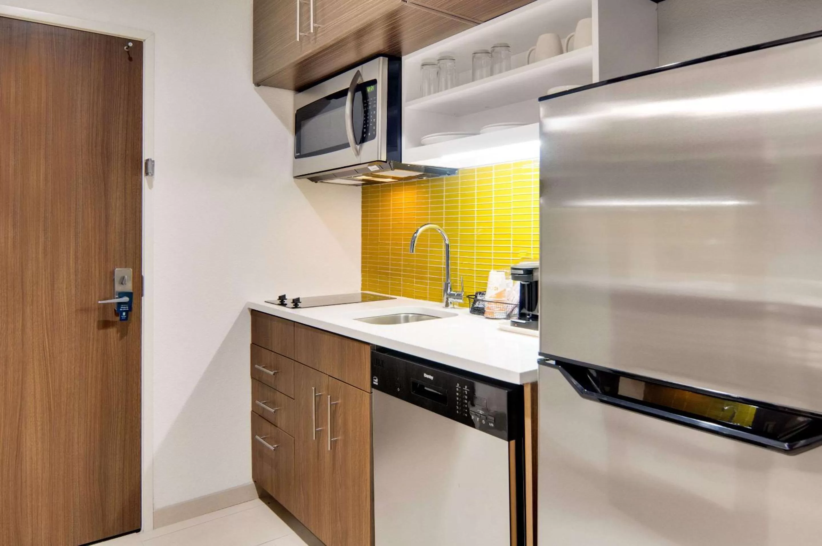 Kitchen or kitchenette in MainStay Suites Dallas Northwest - Irving