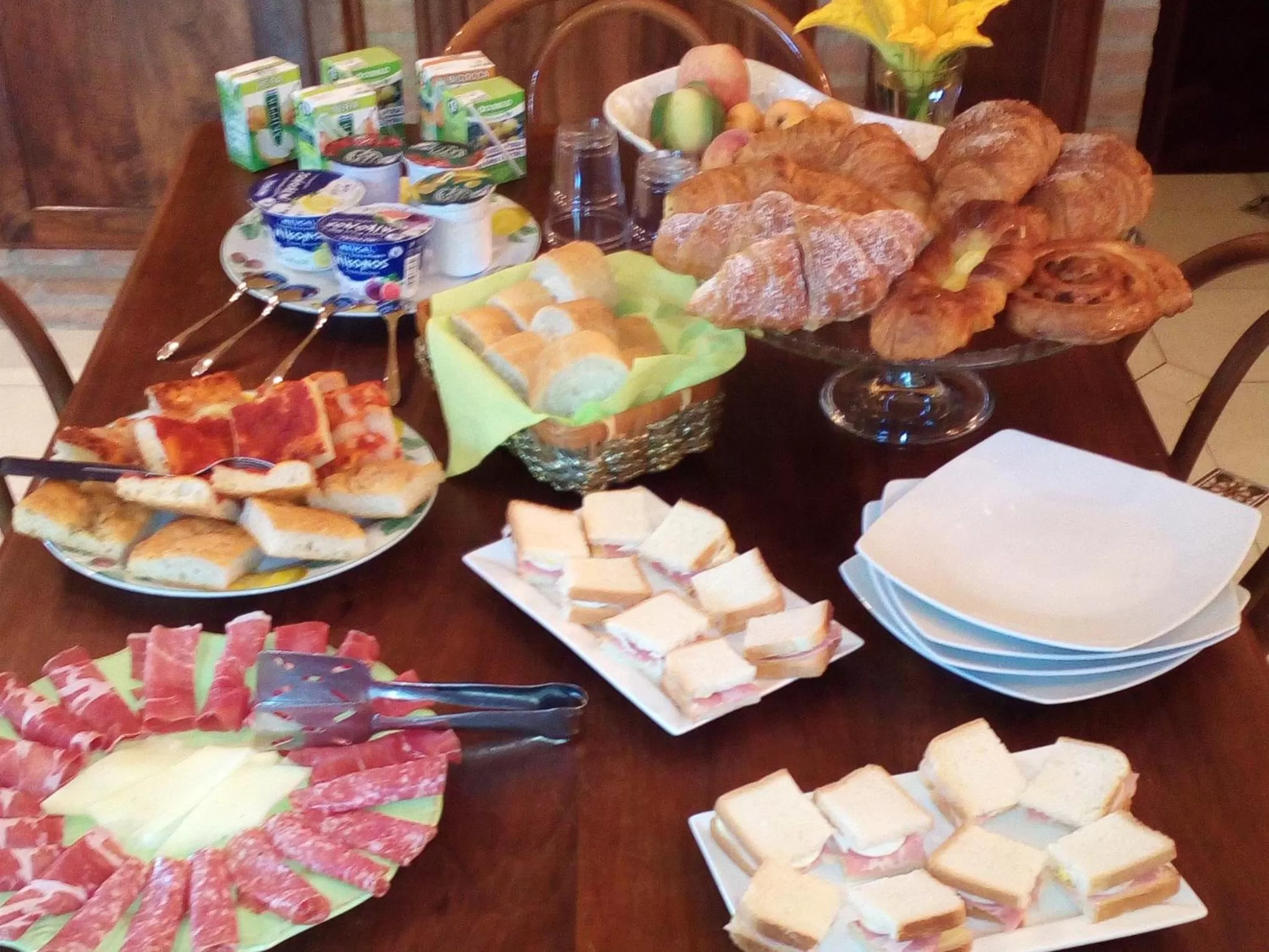 Continental breakfast in B&B Luce Riflessa