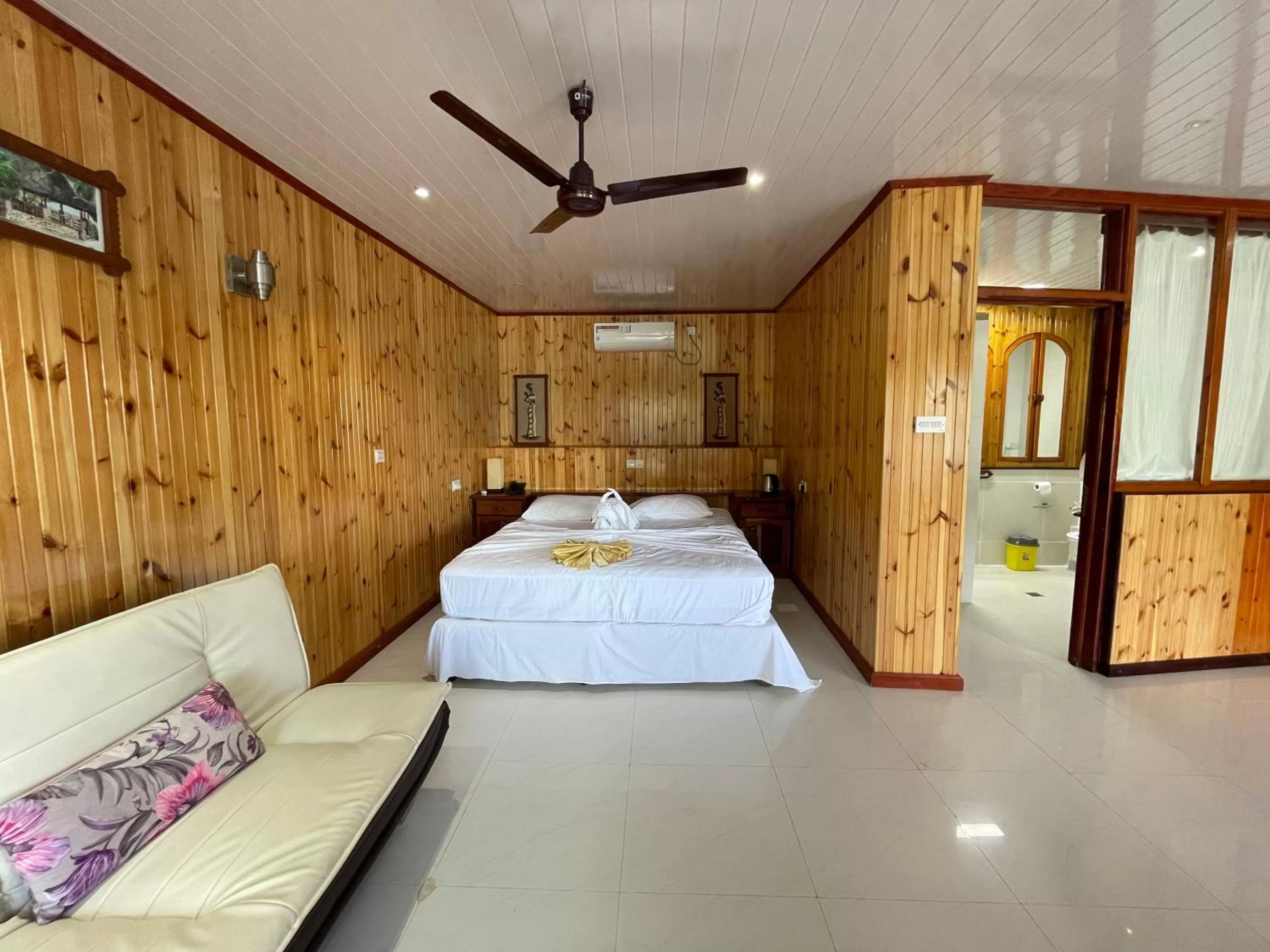 Bedroom, Bed in Villa Chez Batista