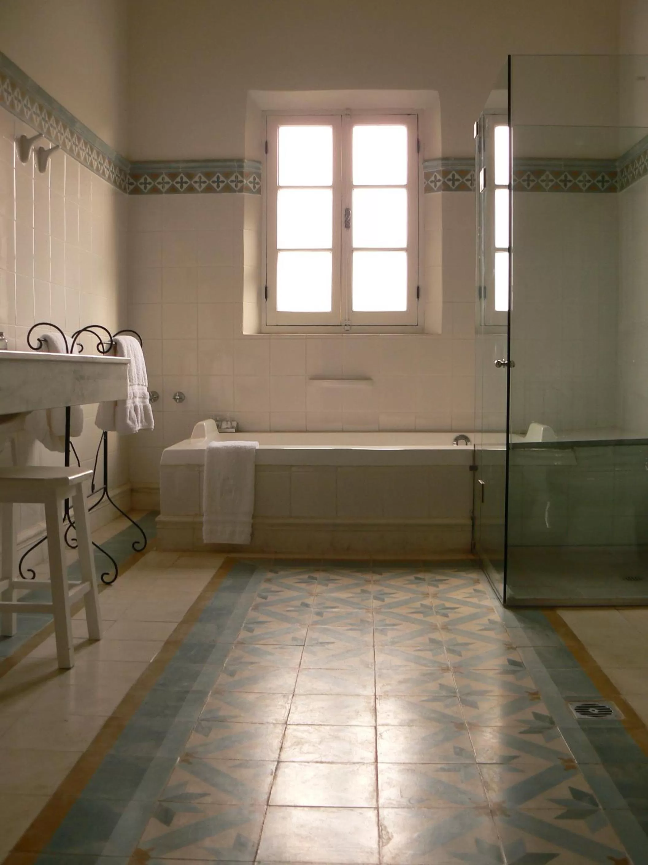 Bathroom, Bed in La Merced Del Alto