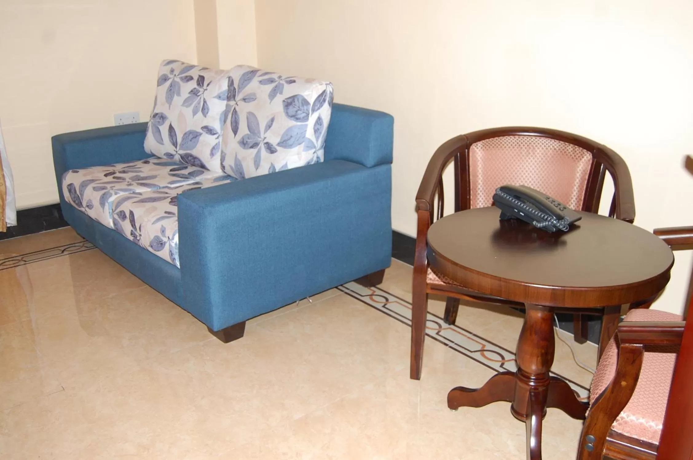 Seating area in Lantana Hotel