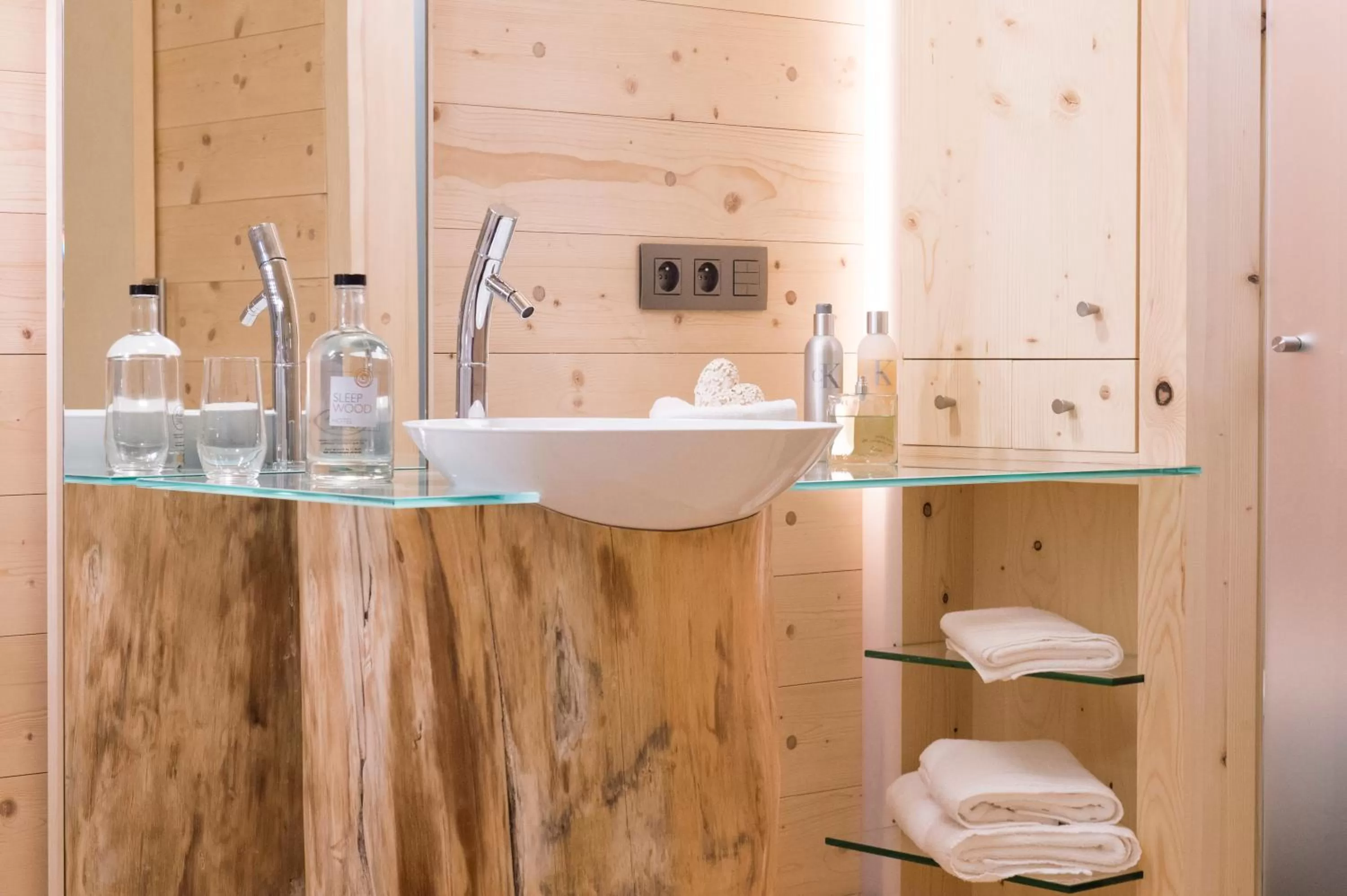 Bathroom in Sleepwood Hotel