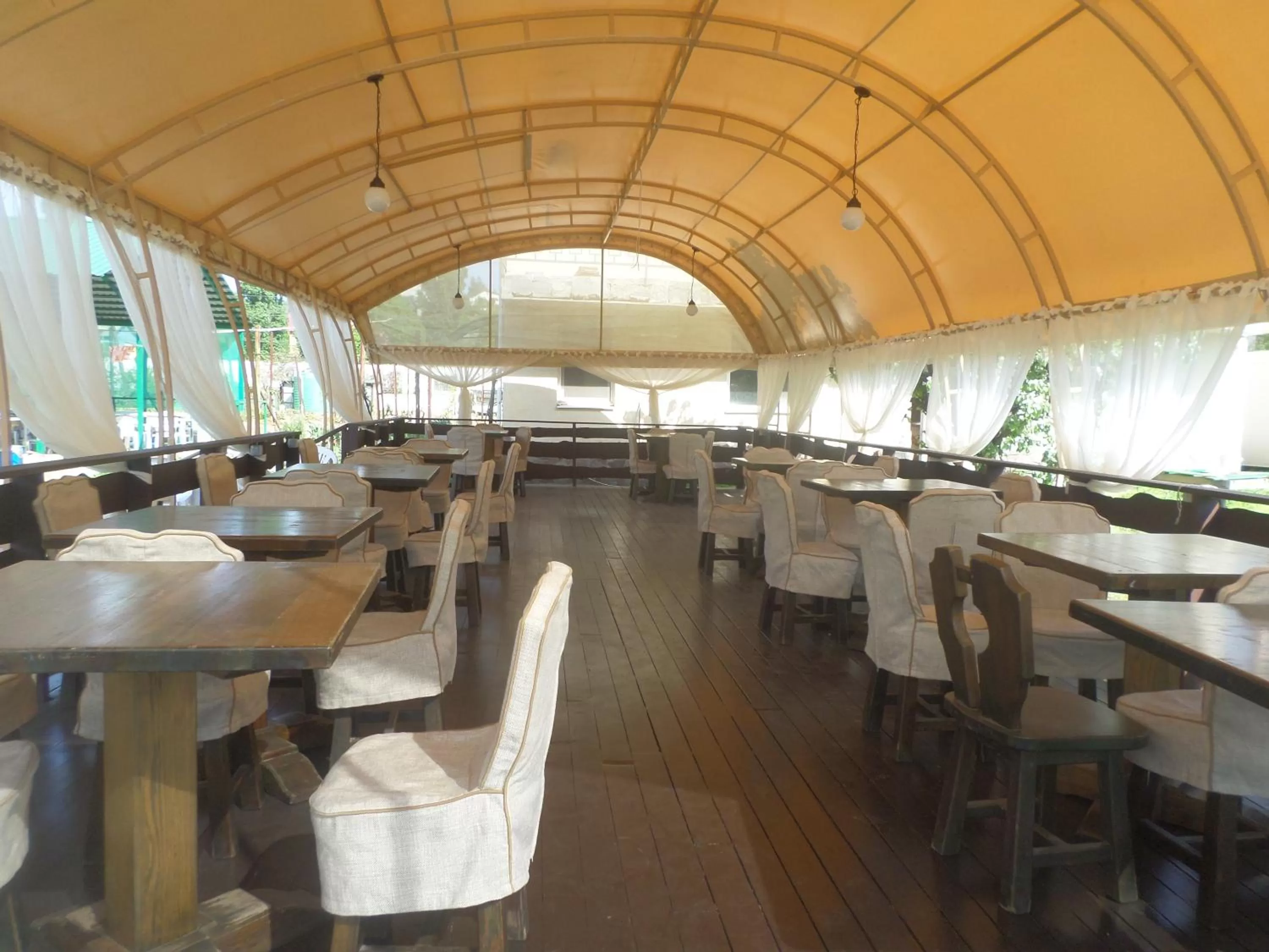 Restaurant/Places to Eat in Zolotoy Bereg Hotel