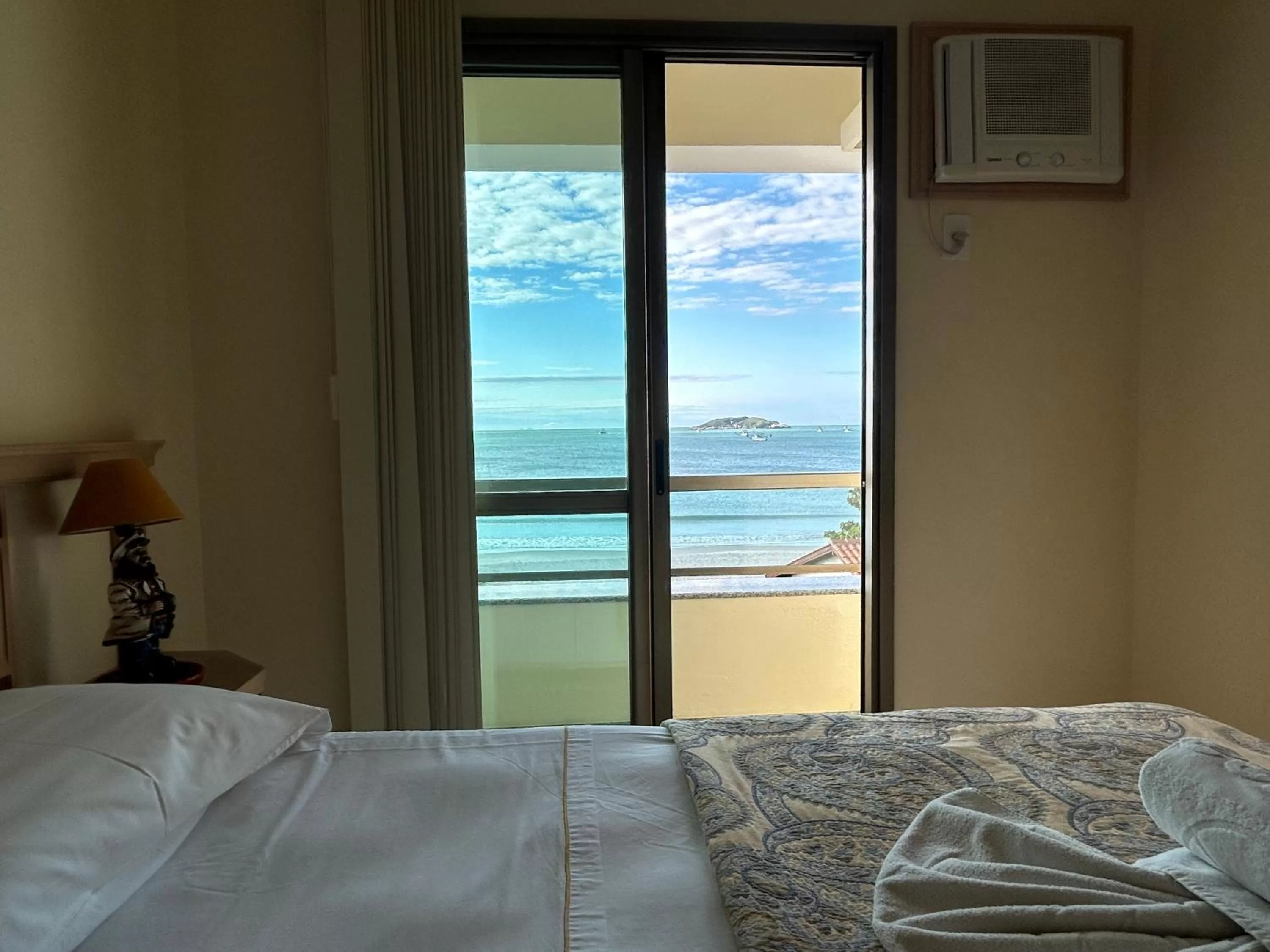 Photo of the whole room, Bed in Golfinhos Apart Hotel