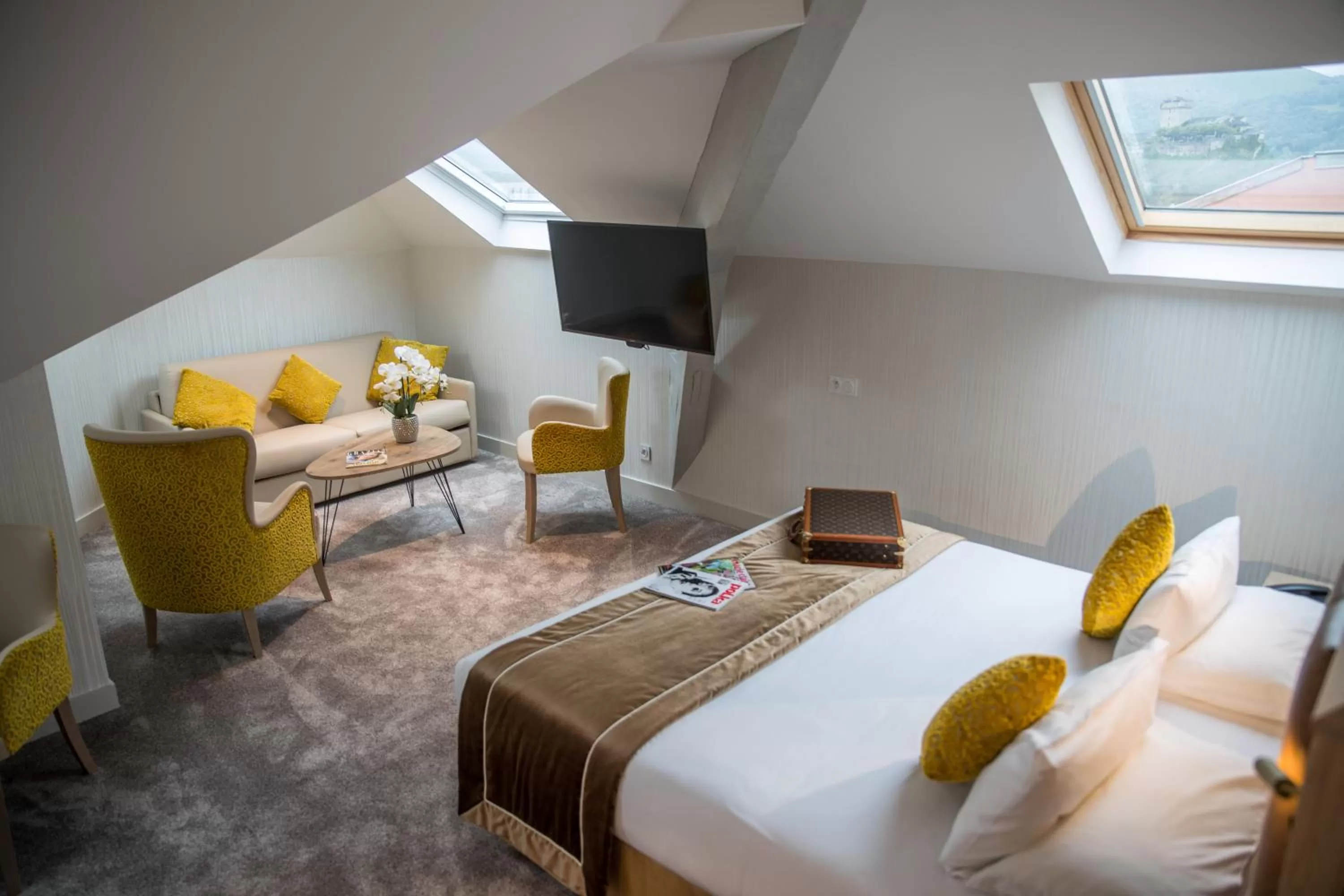 Decorative detail, Bed in Best Western Beauséjour