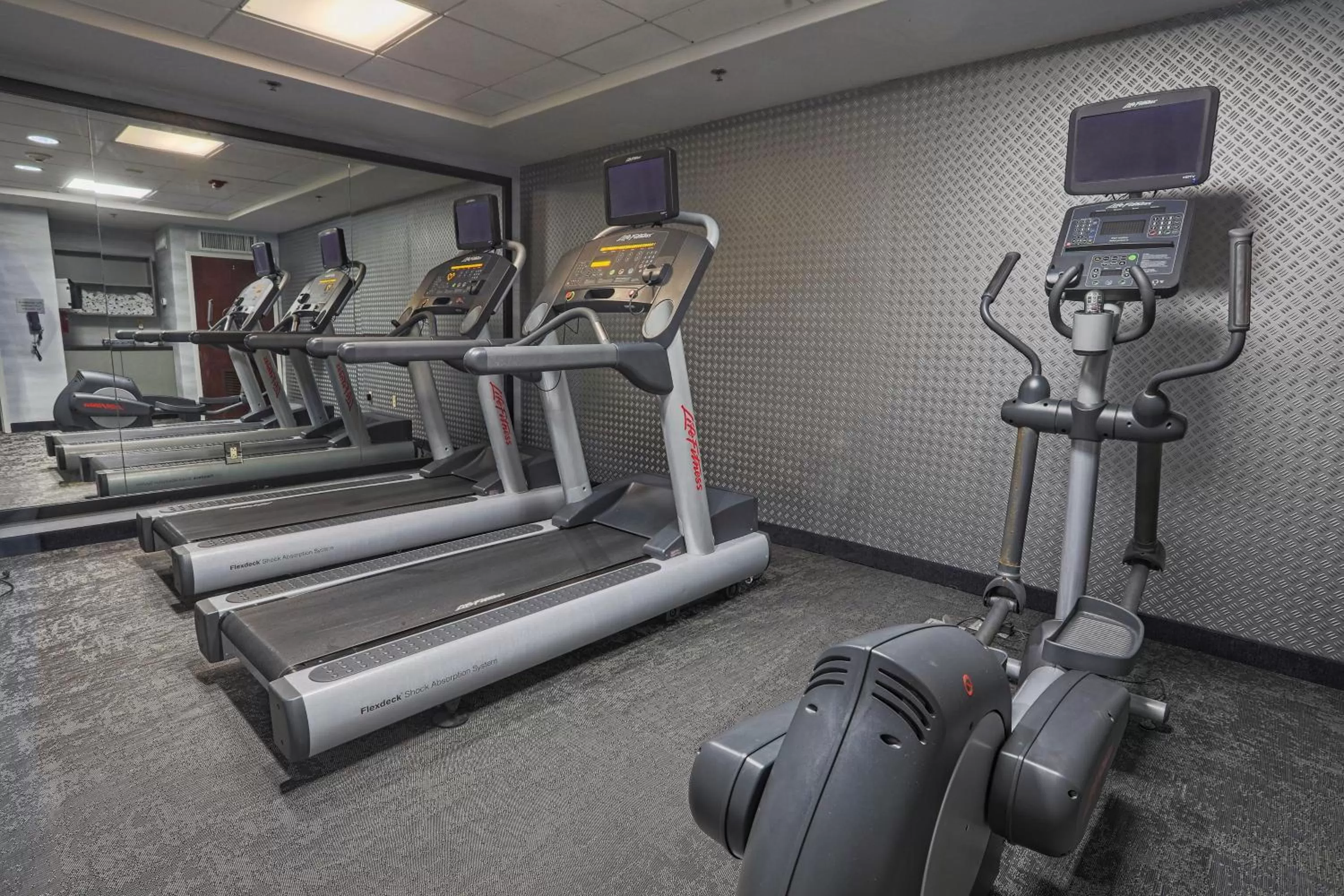 Fitness centre/facilities in Fairfield Inn & Suites by Marriott Charleston North/Ashley Phosphate
