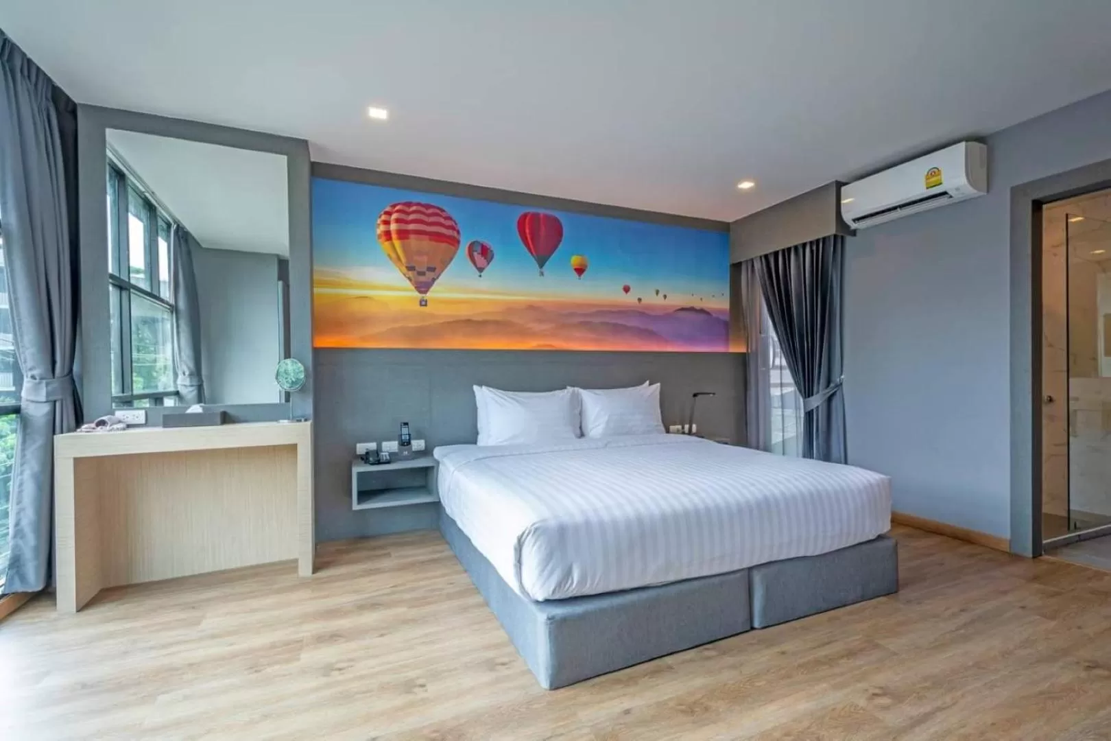 Bedroom in Hyde Park Hotel Bangkok