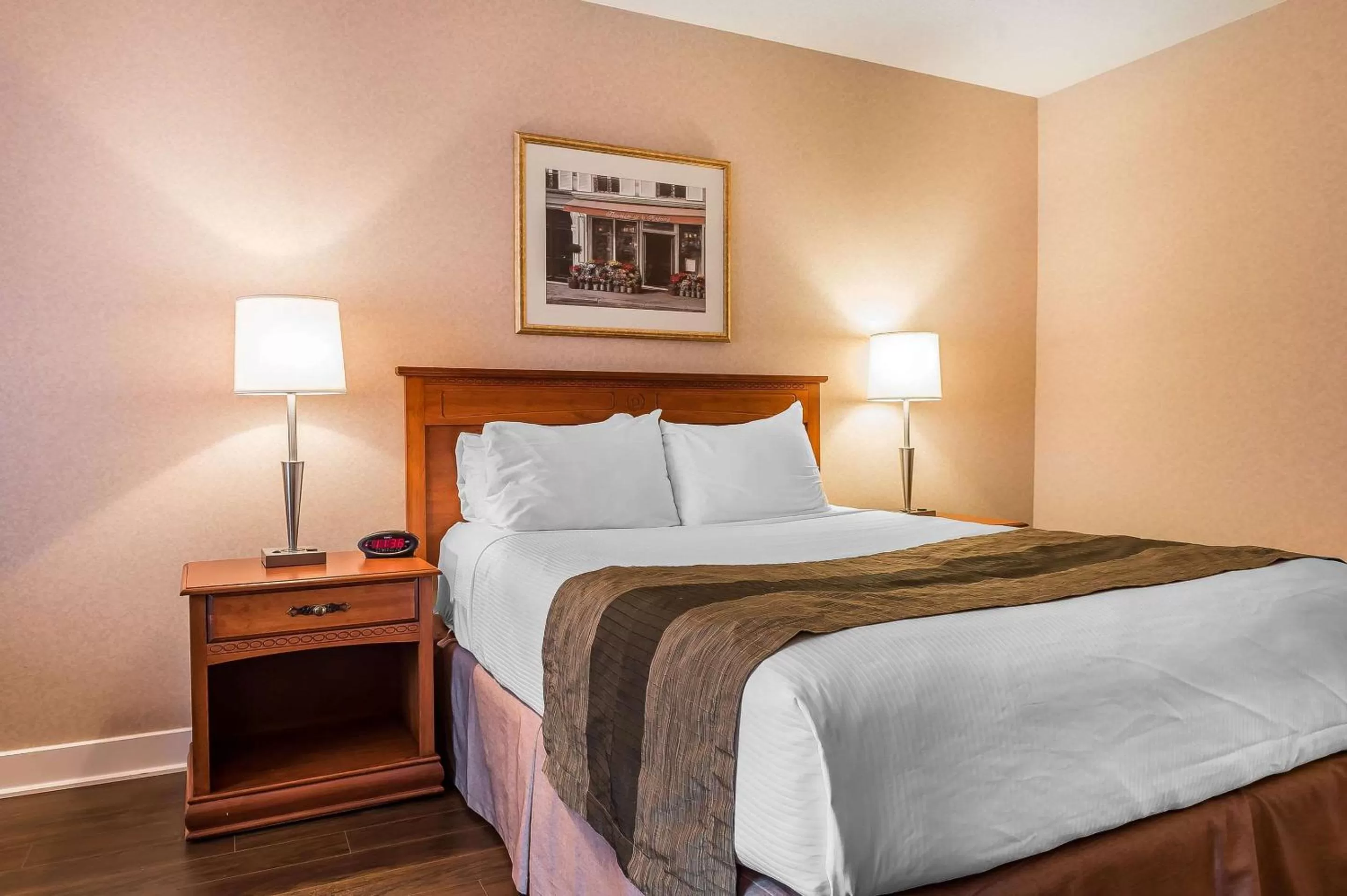 Photo of the whole room, Bed in Quality Inn & Suites