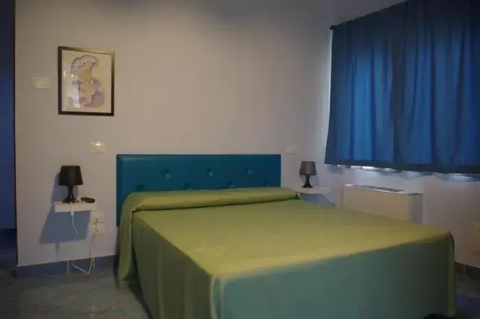 Small Double Room in Villa Nicodemo Small Double Room in Villa Nicodemo