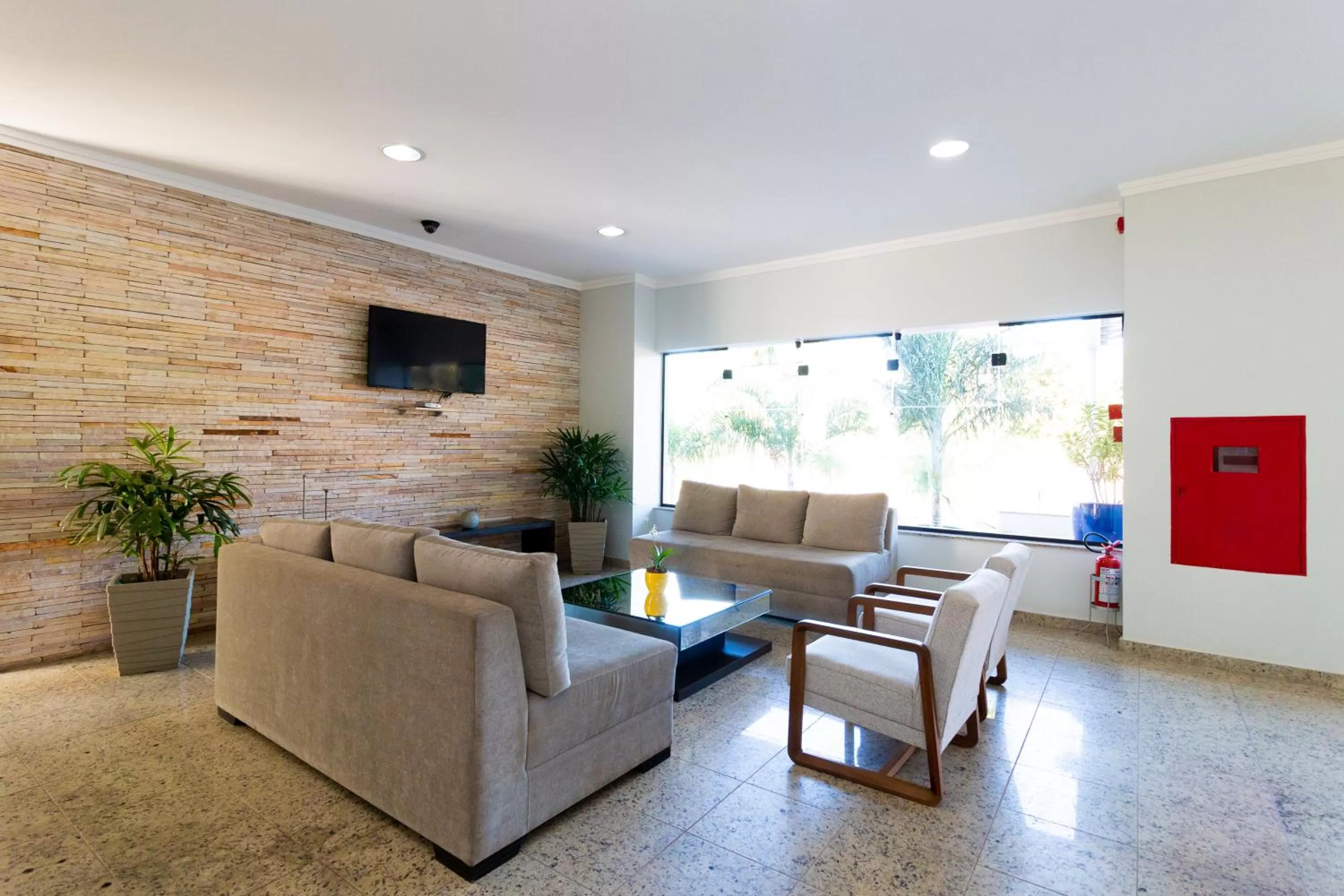 Communal lounge/ TV room in Bristol Zaniboni Mogi Mirim