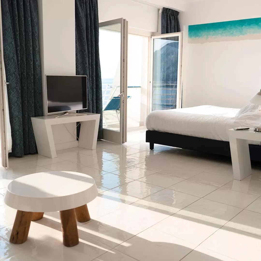 Decorative detail, Bed in Hotel Miramare Stabia