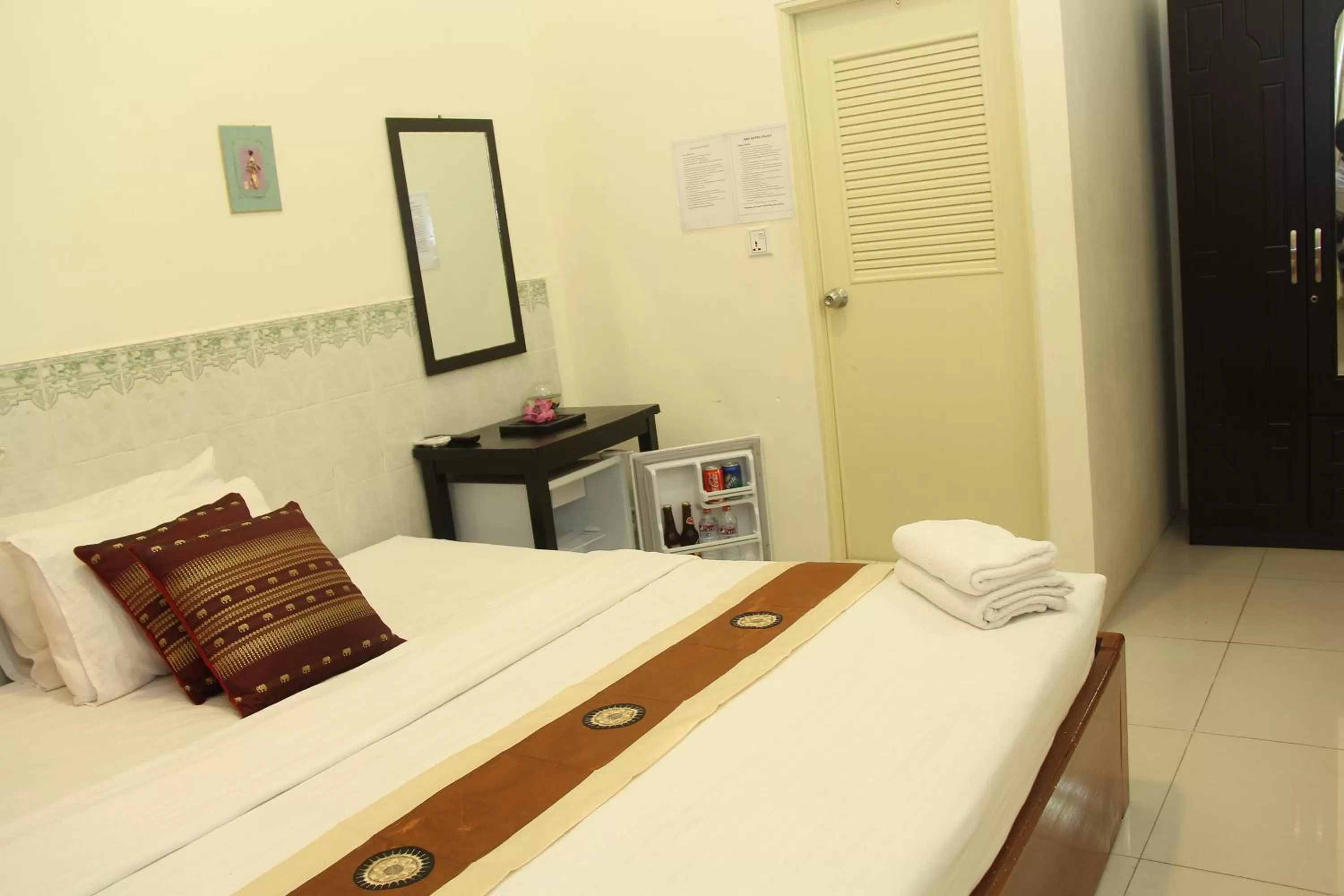 Bedroom, Bed in New Season Riverside Hotel