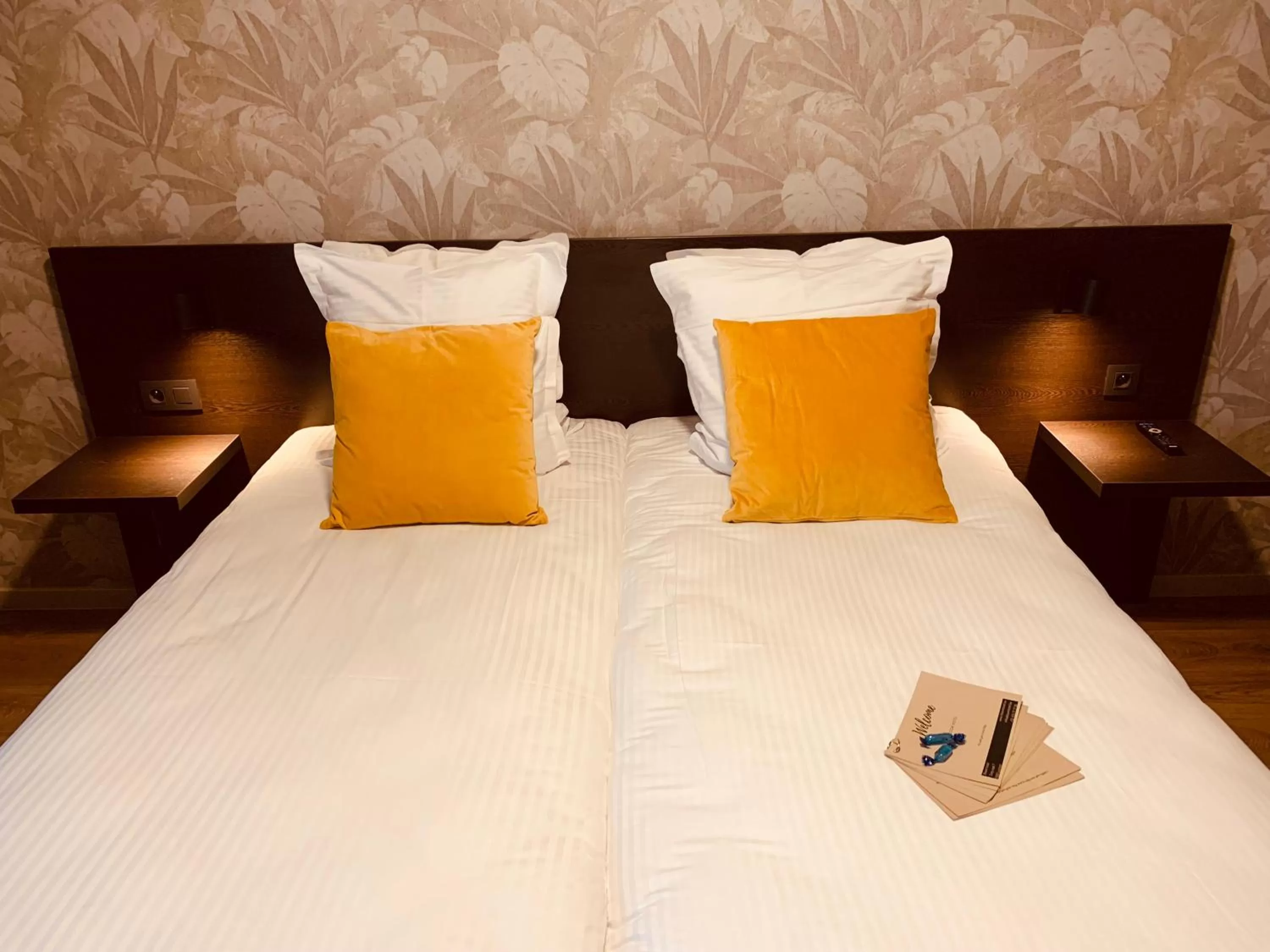 Bed in Bloomhotel