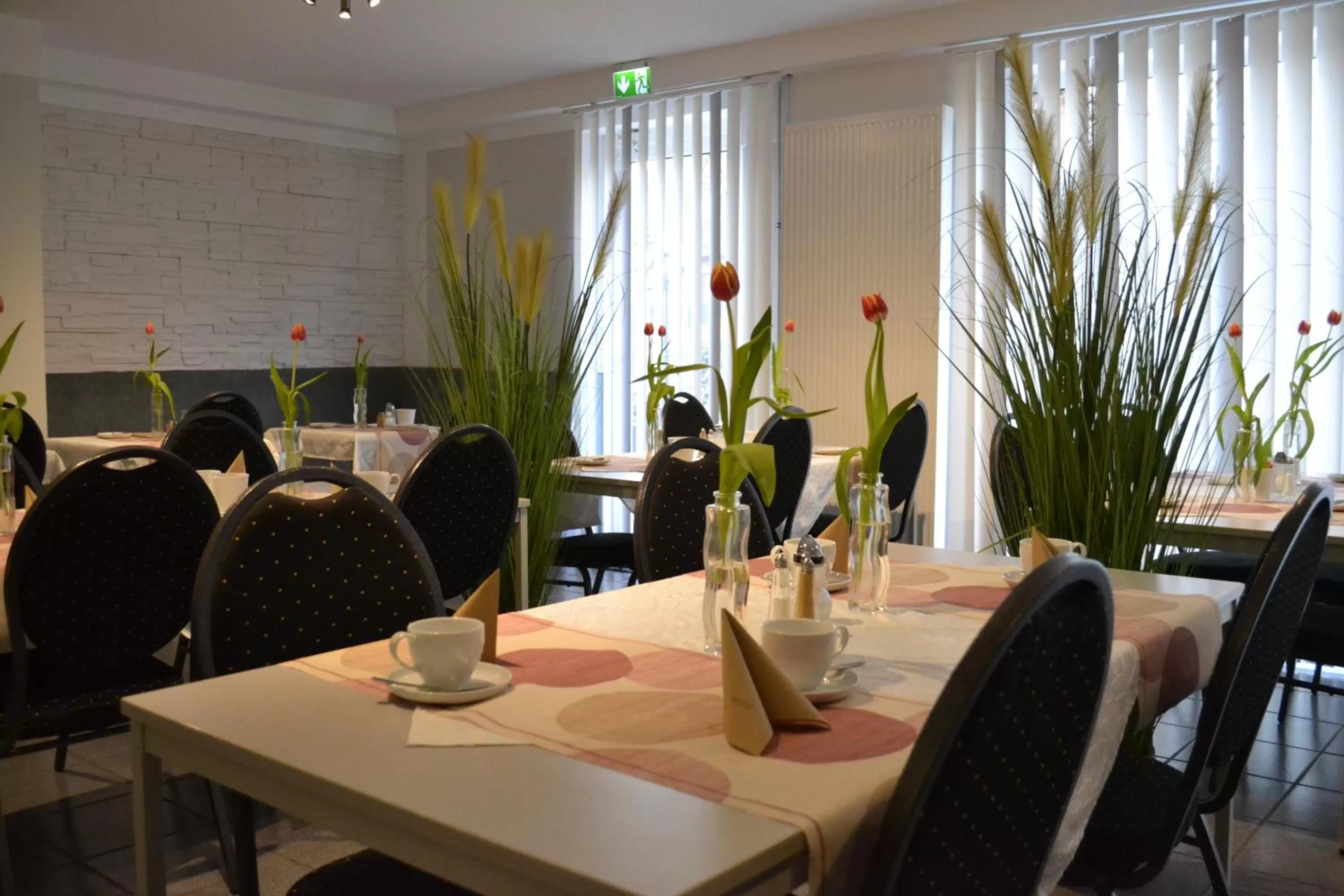 Restaurant/Places to Eat in Hotel-Café-Galerie