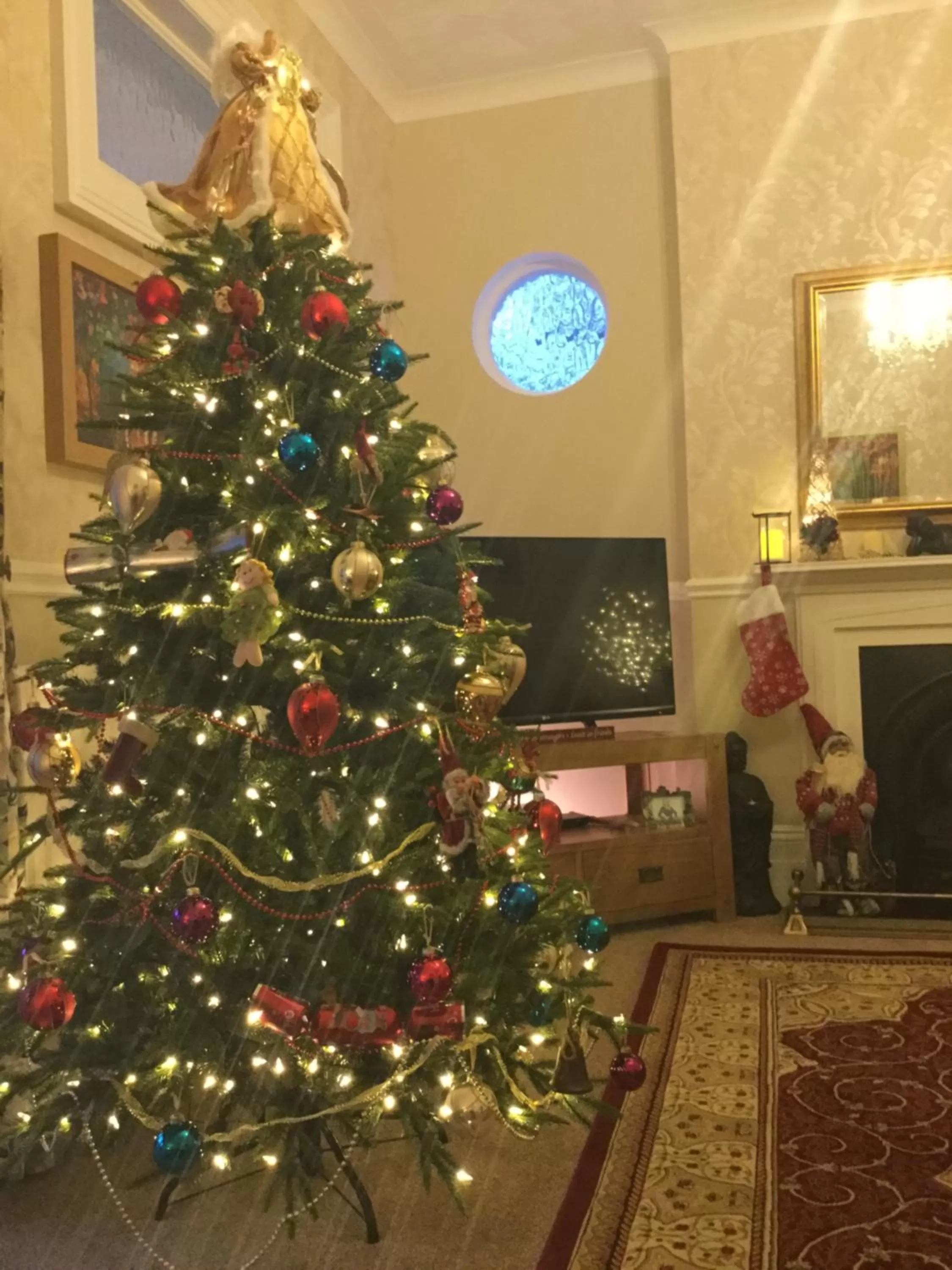 Communal lounge/ TV room in Grange Bank House