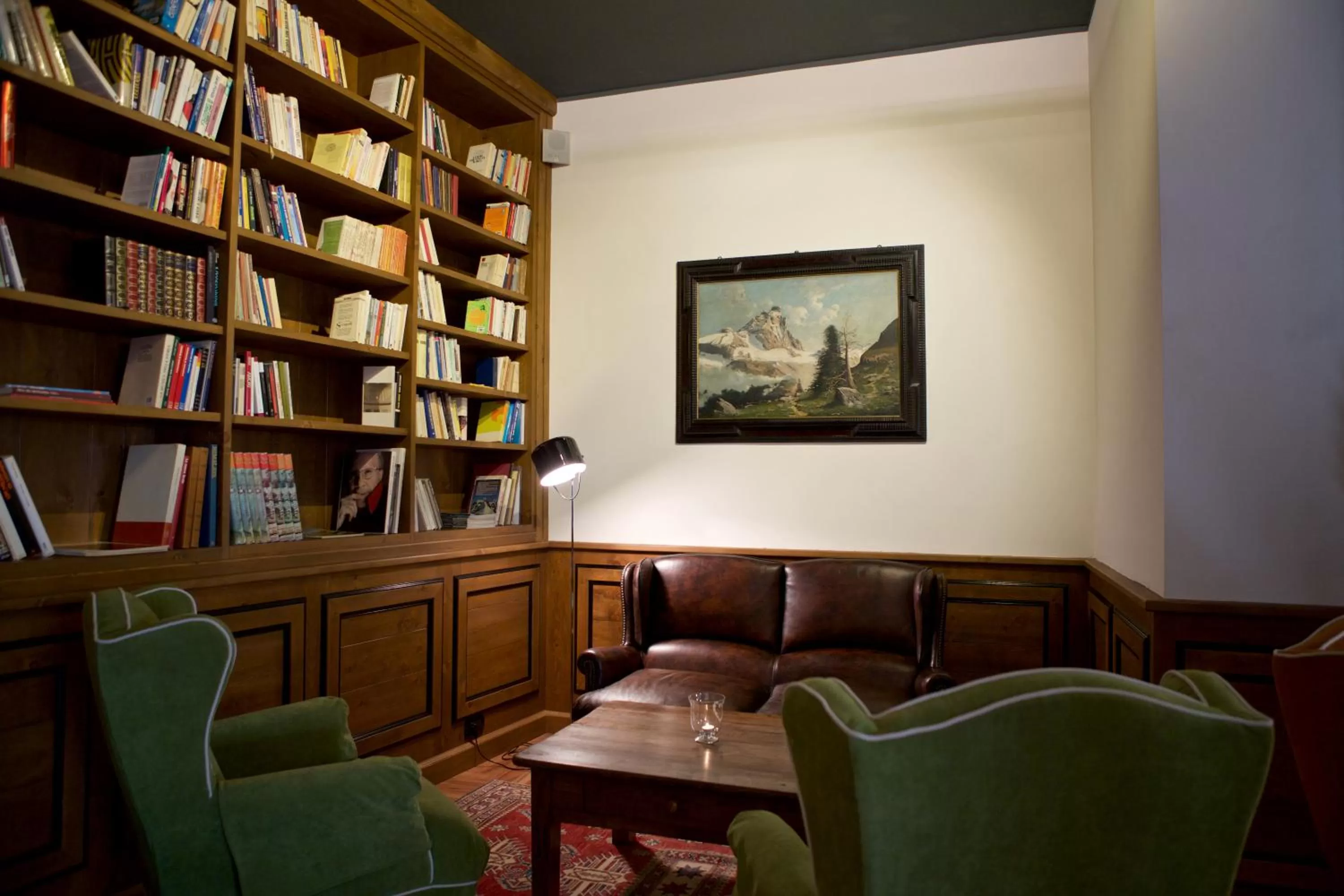 Library in Duca D'Aosta Hotel