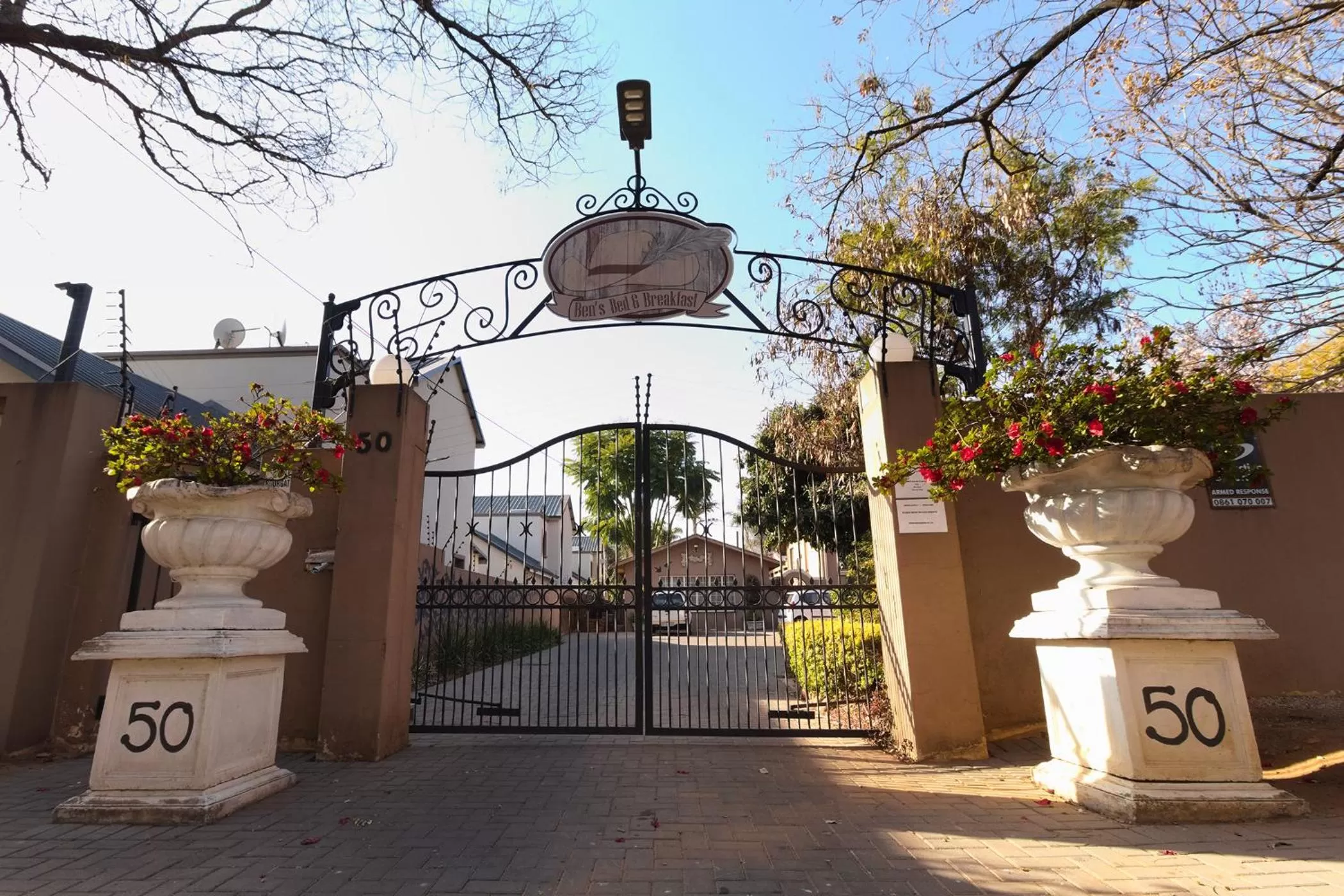 Day, Property Building in Ben's Bed and Breakfast