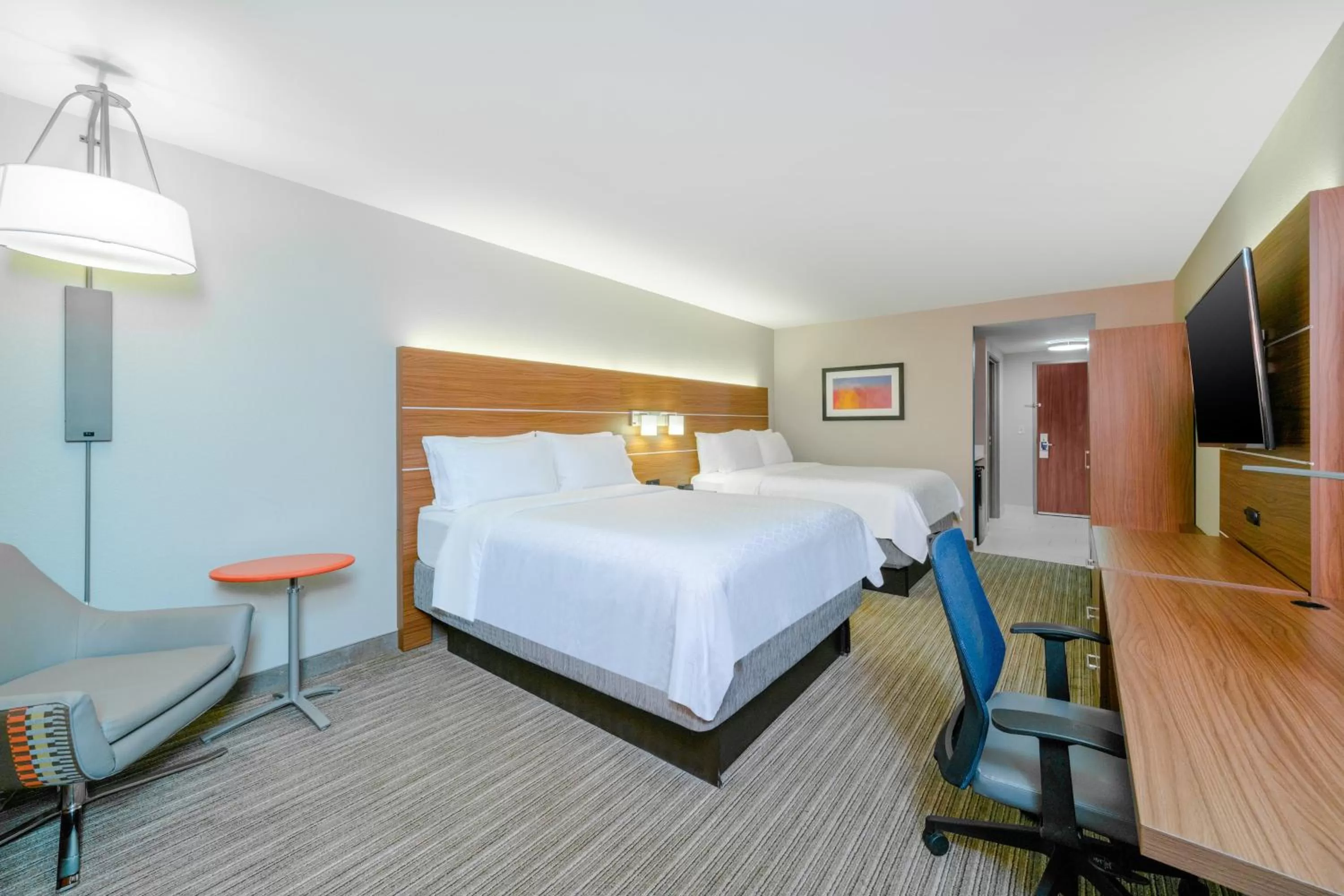 Photo of the whole room, Bed in Holiday Inn Express Hotel & Suites Tappahannock by IHG
