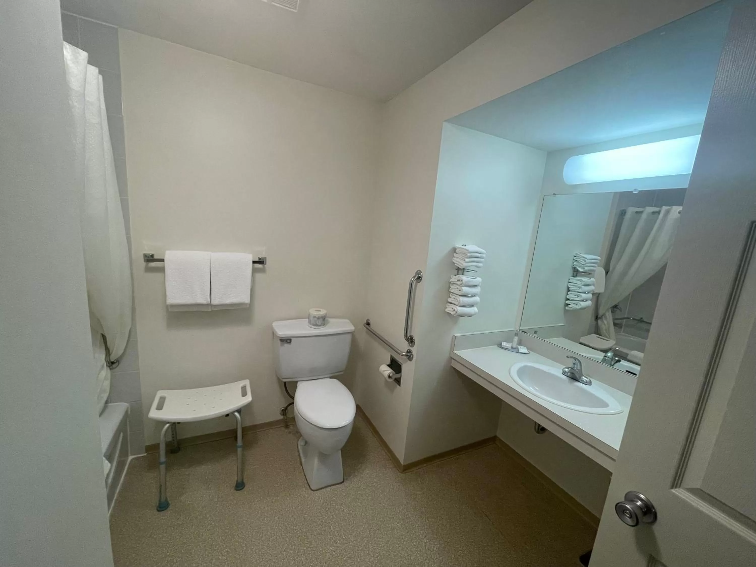 Bathroom in Travelodge by Wyndham Fort St John