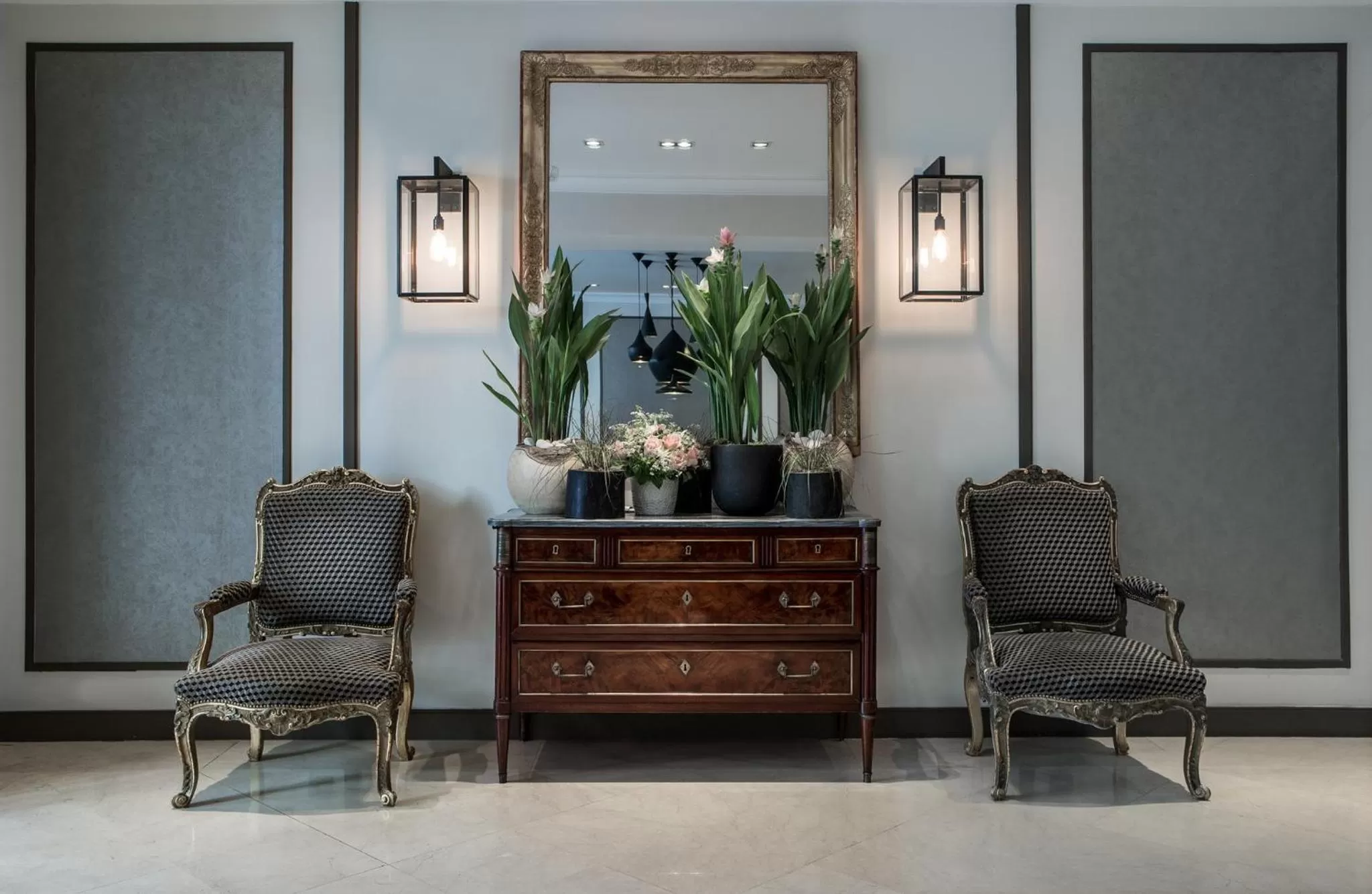 Lobby or reception in Hôtel Mansart - Esprit de France