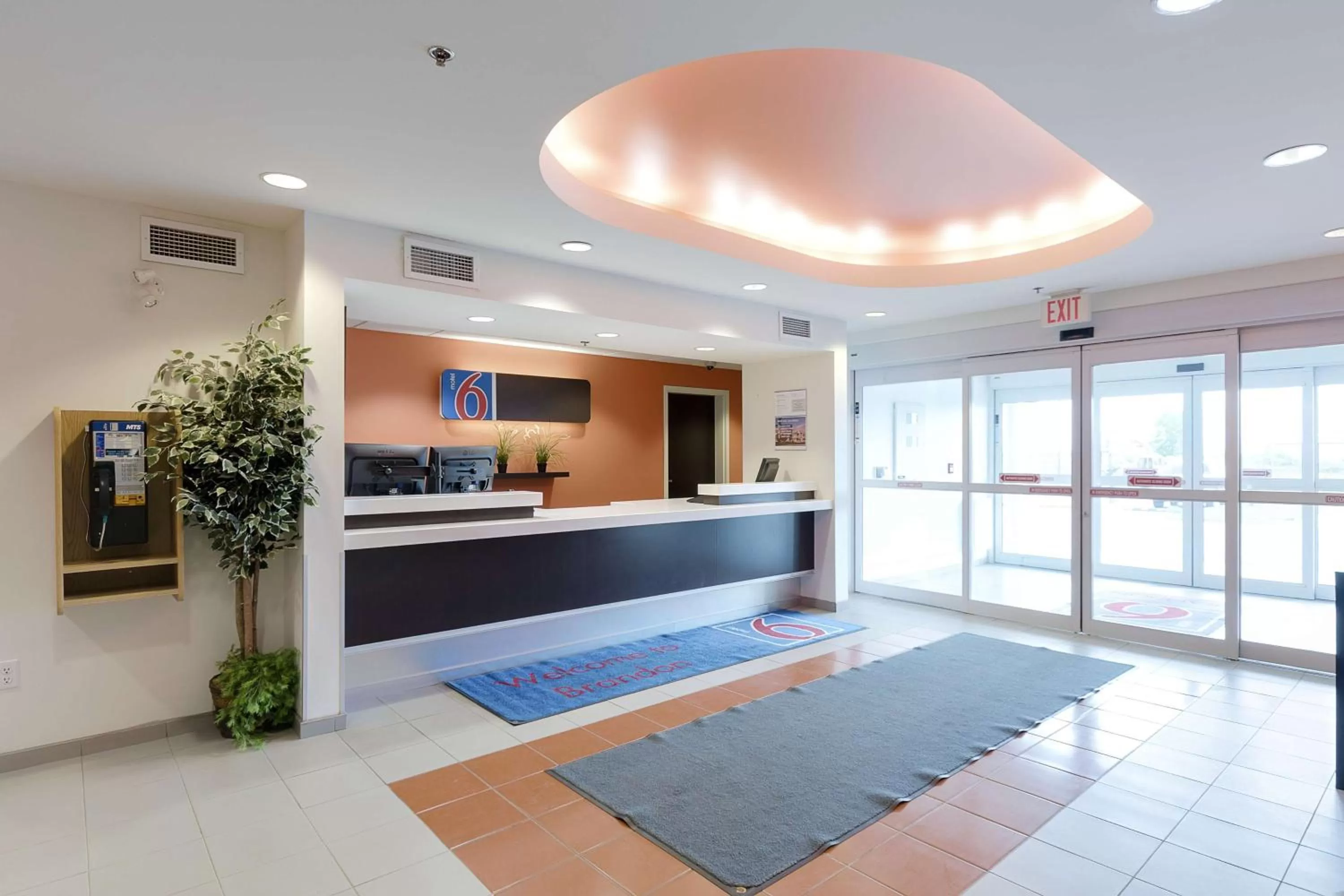 Lobby or reception in Motel 6-Brandon, MB