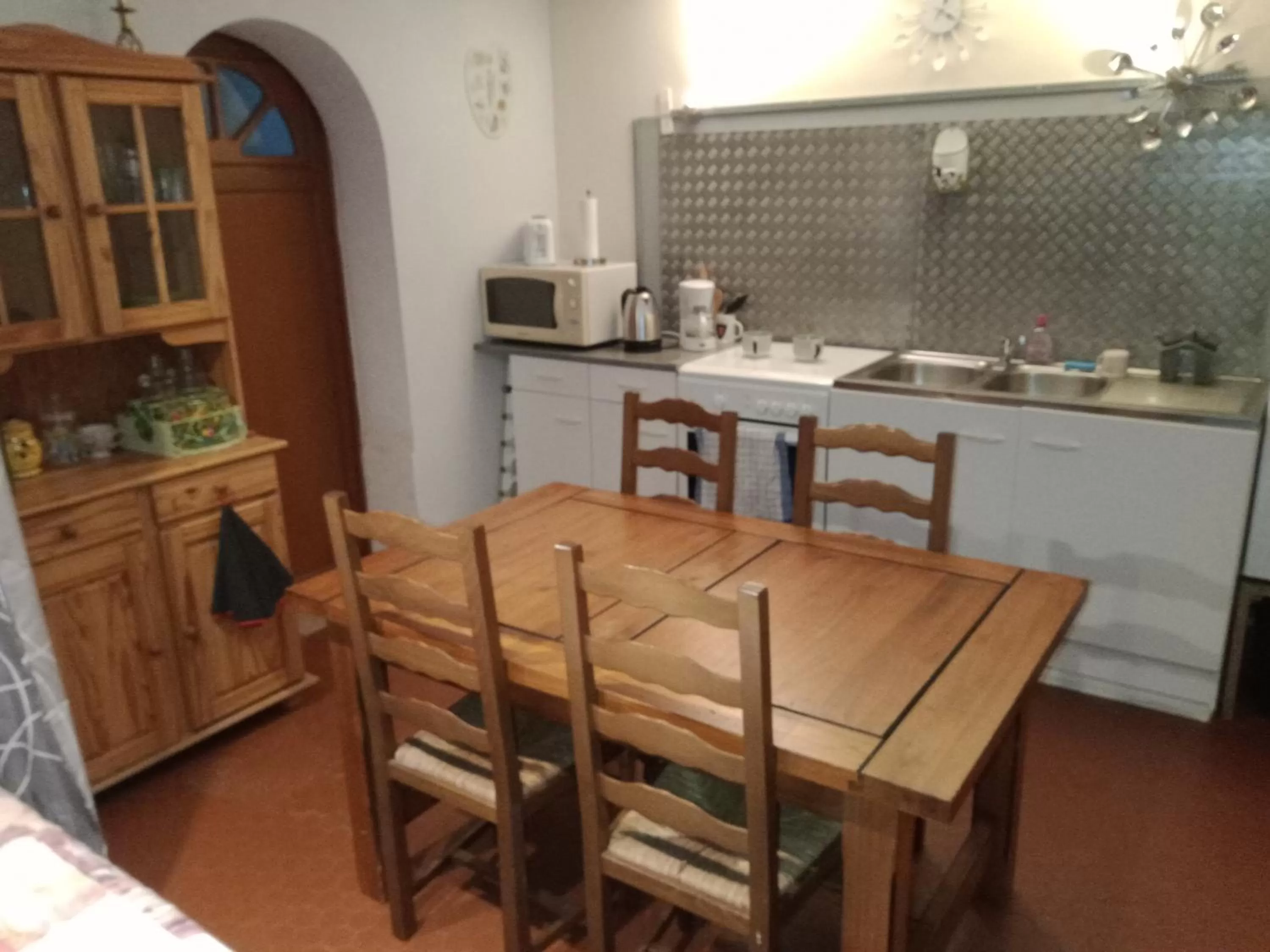 Dining area, Kitchen/Kitchenette in studio chez l'habitant