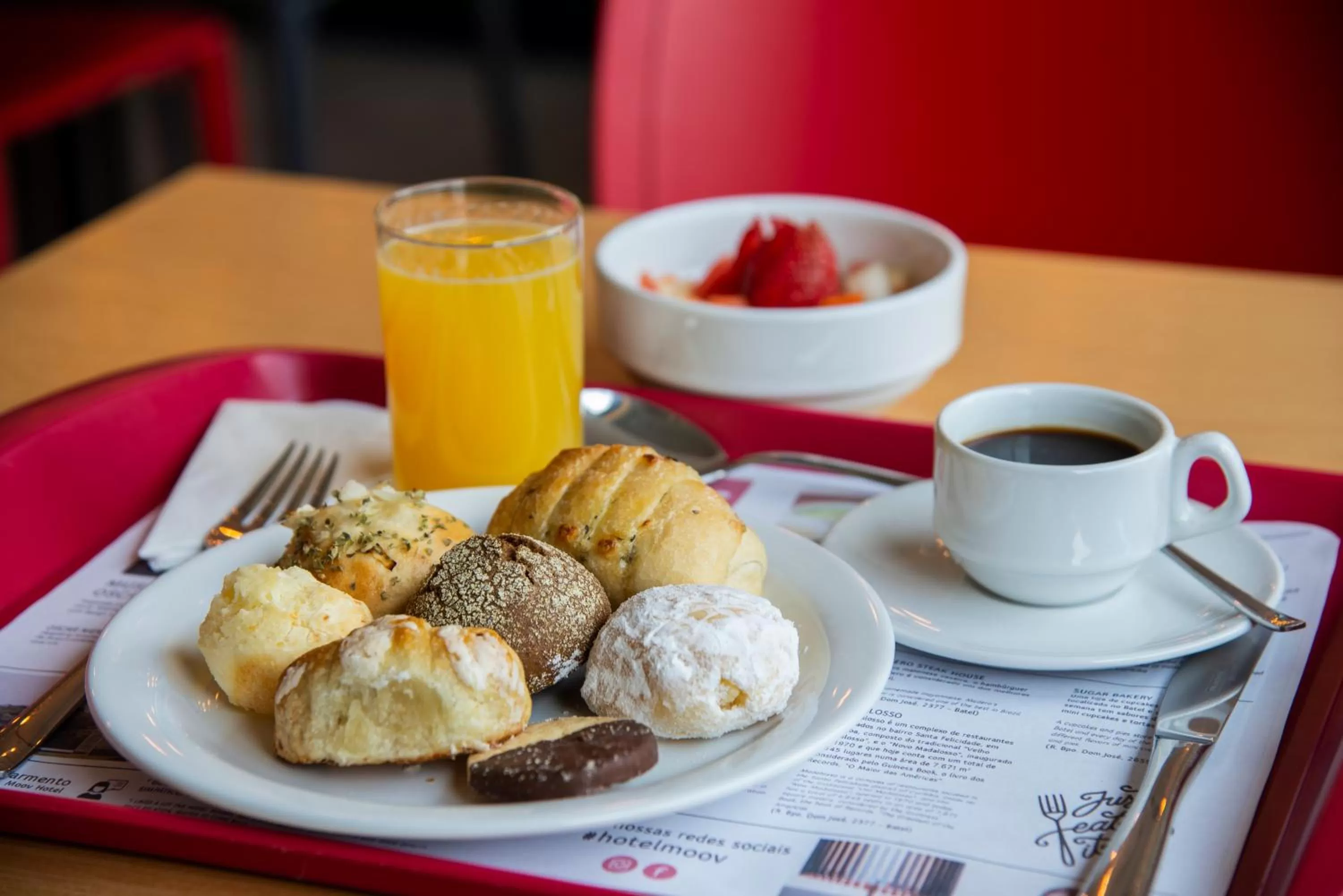 Buffet breakfast in Hotel Moov Curitiba