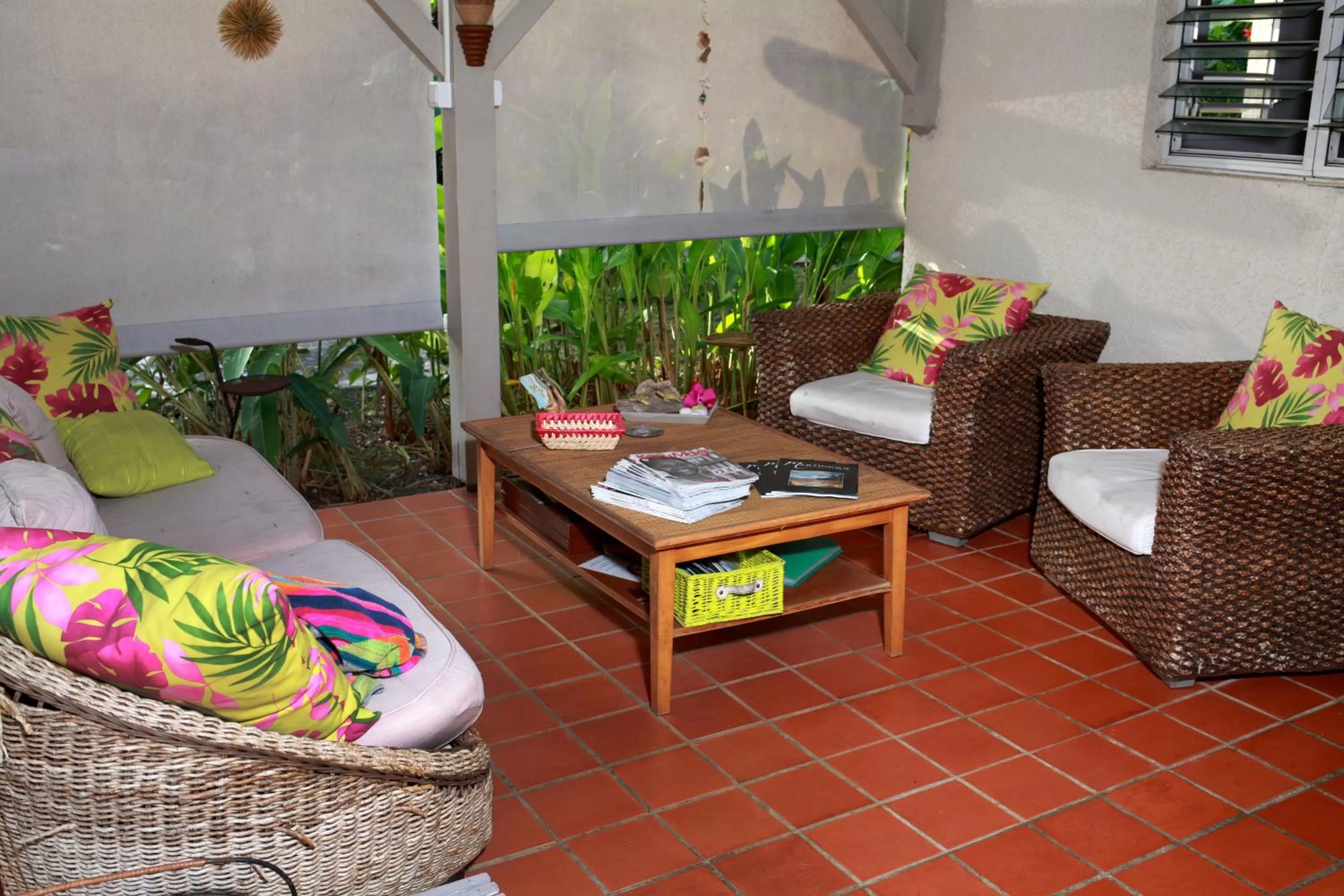 Patio in Hôtel Les Bananiers