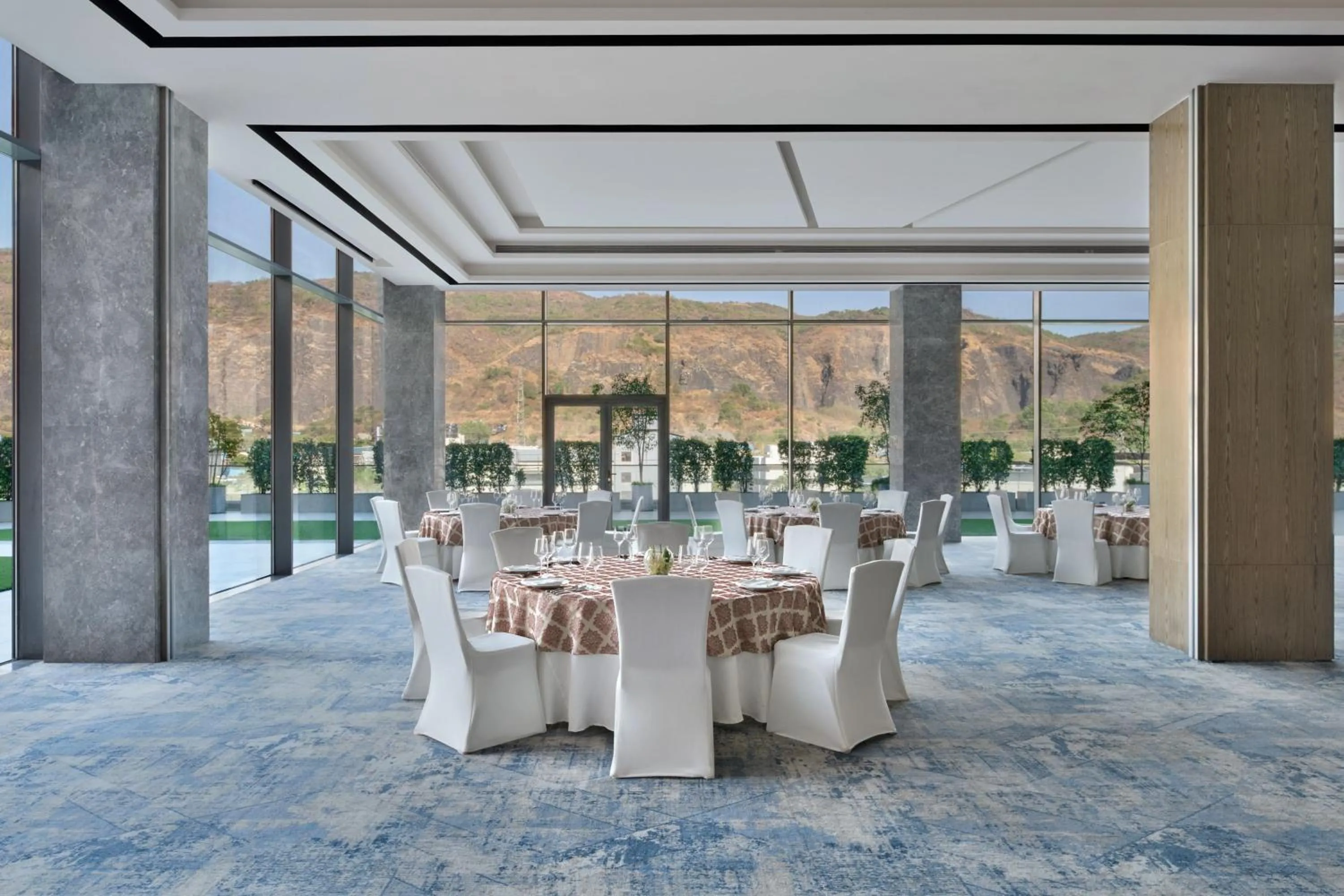 Meeting/conference room in Marriott Executive Apartments Navi Mumbai