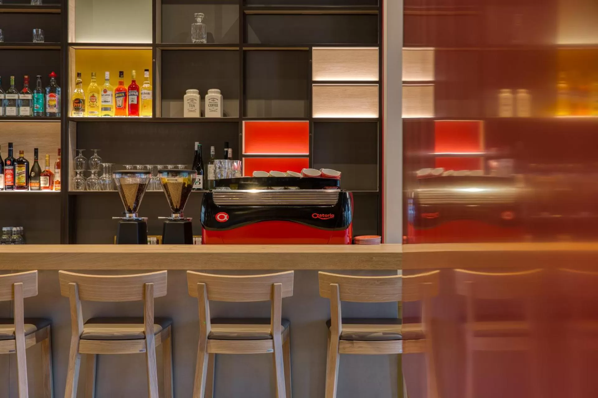 Lounge or bar in IntercityHotel Berlin Airport BER Terminal 1 & 2