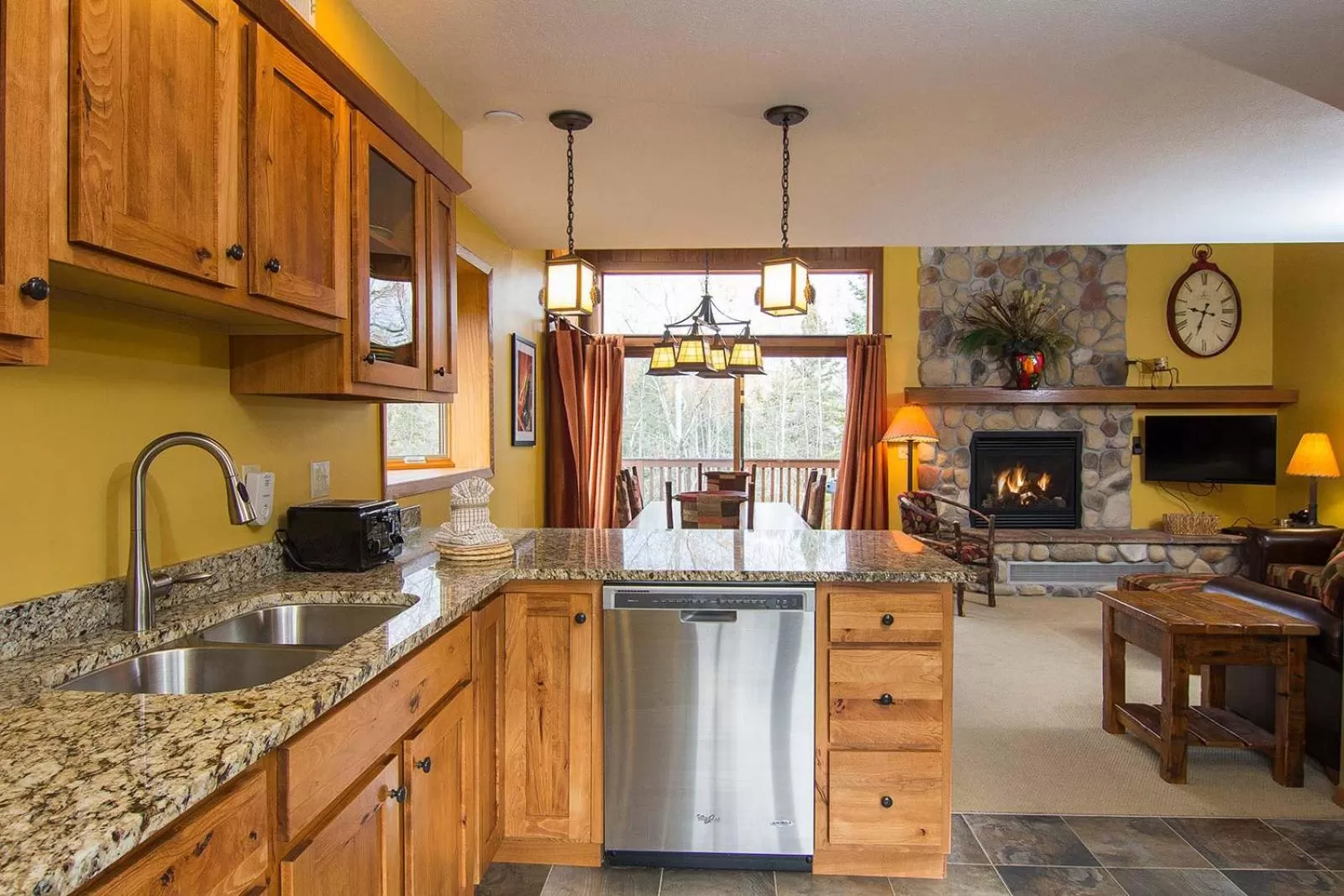 Kitchen/Kitchenette in Caribou Highlands Lodge
