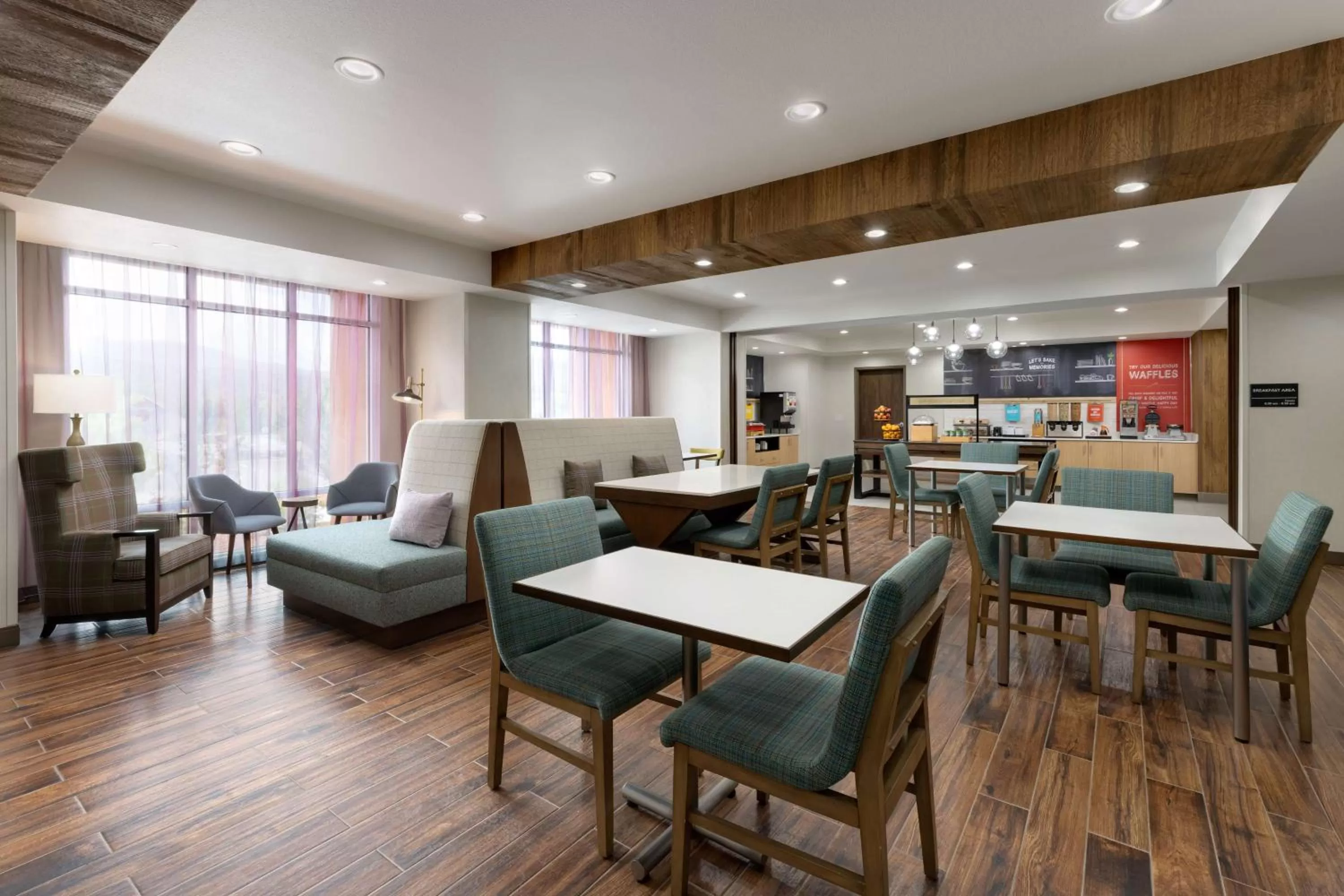 Breakfast in Hampton Inn Oakhurst-Yosemite