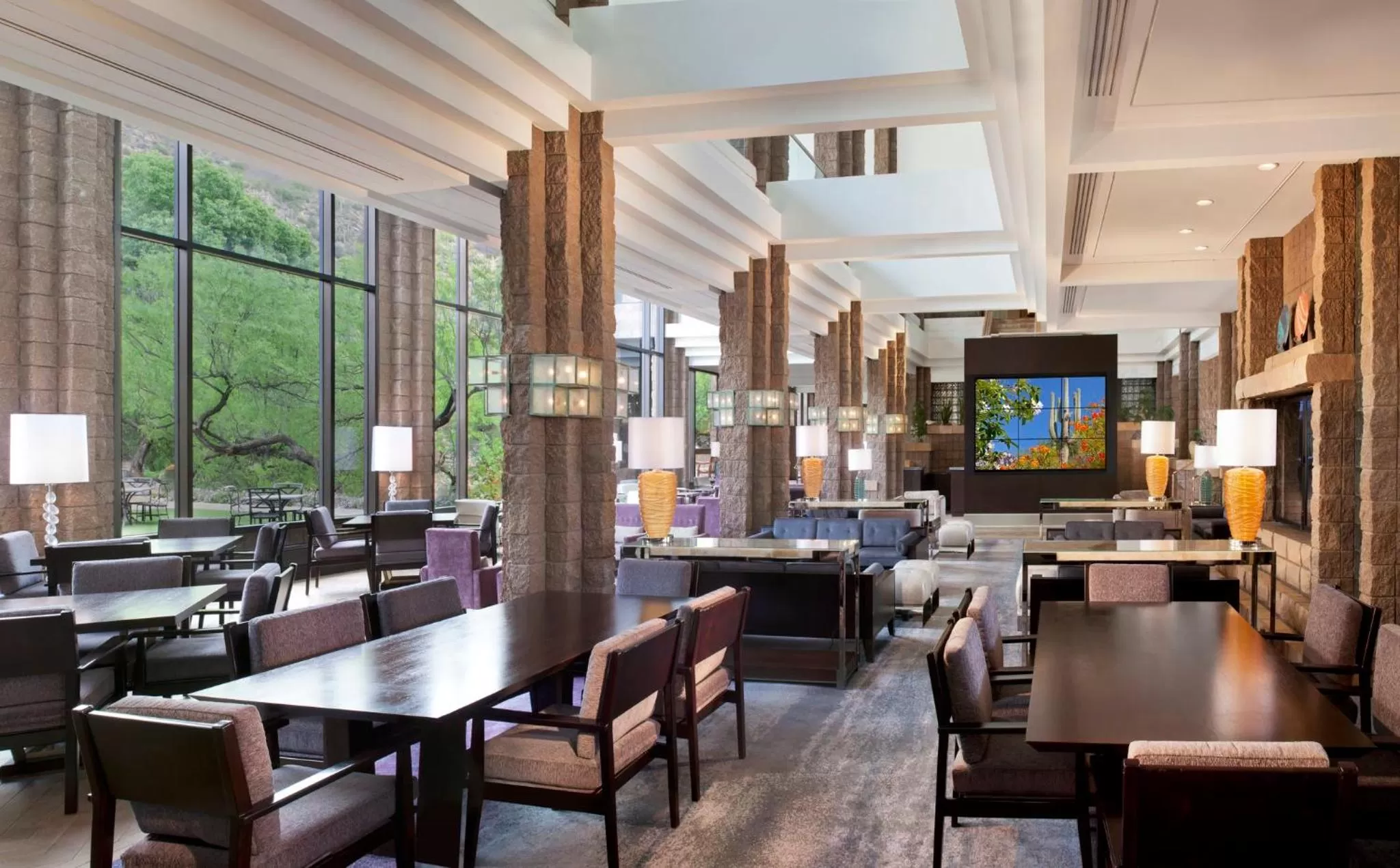 Lounge or bar in Loews Ventana Canyon Resort