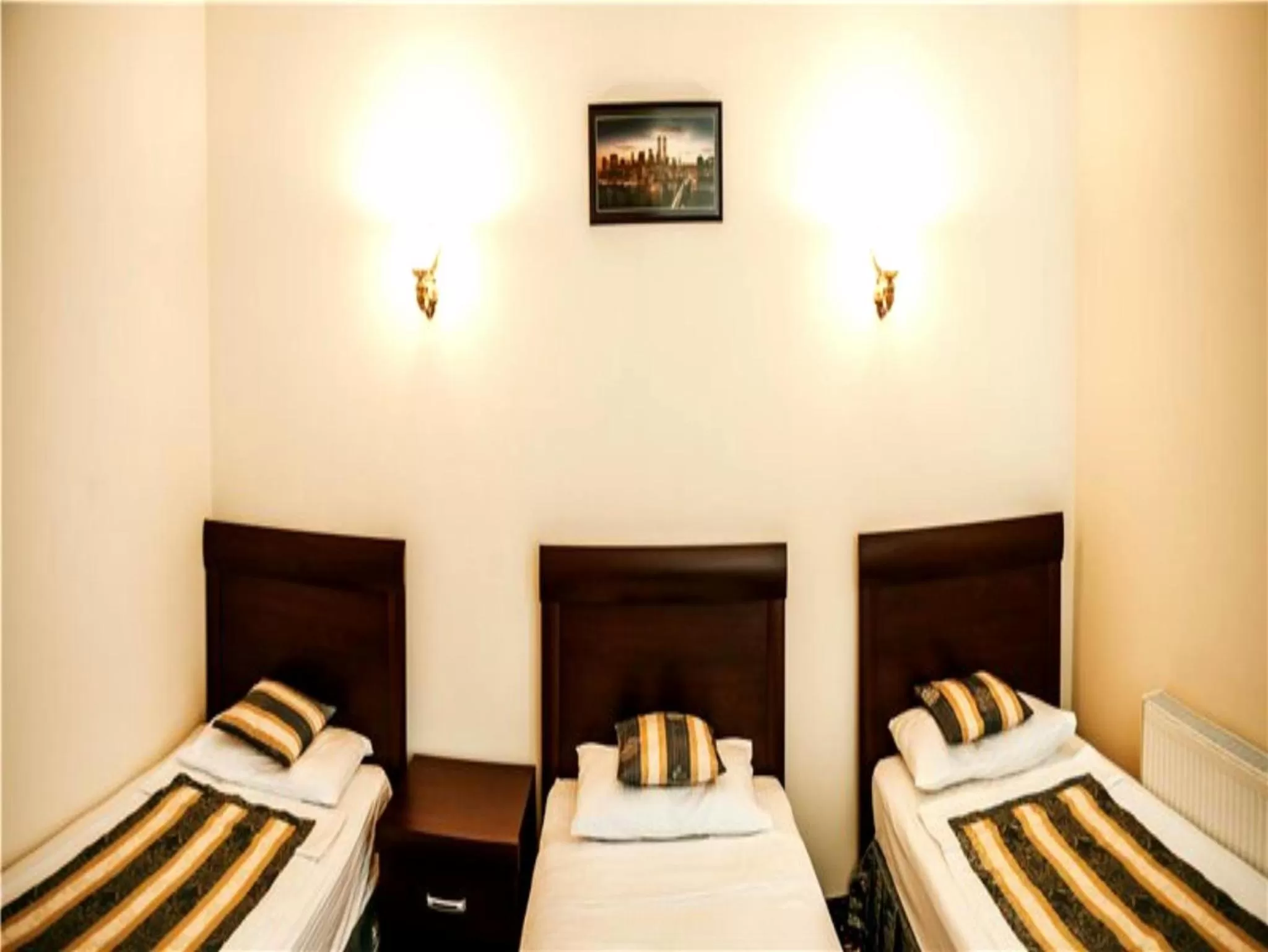 Photo of the whole room, Bed in Manhattan Hotel & Restaurant