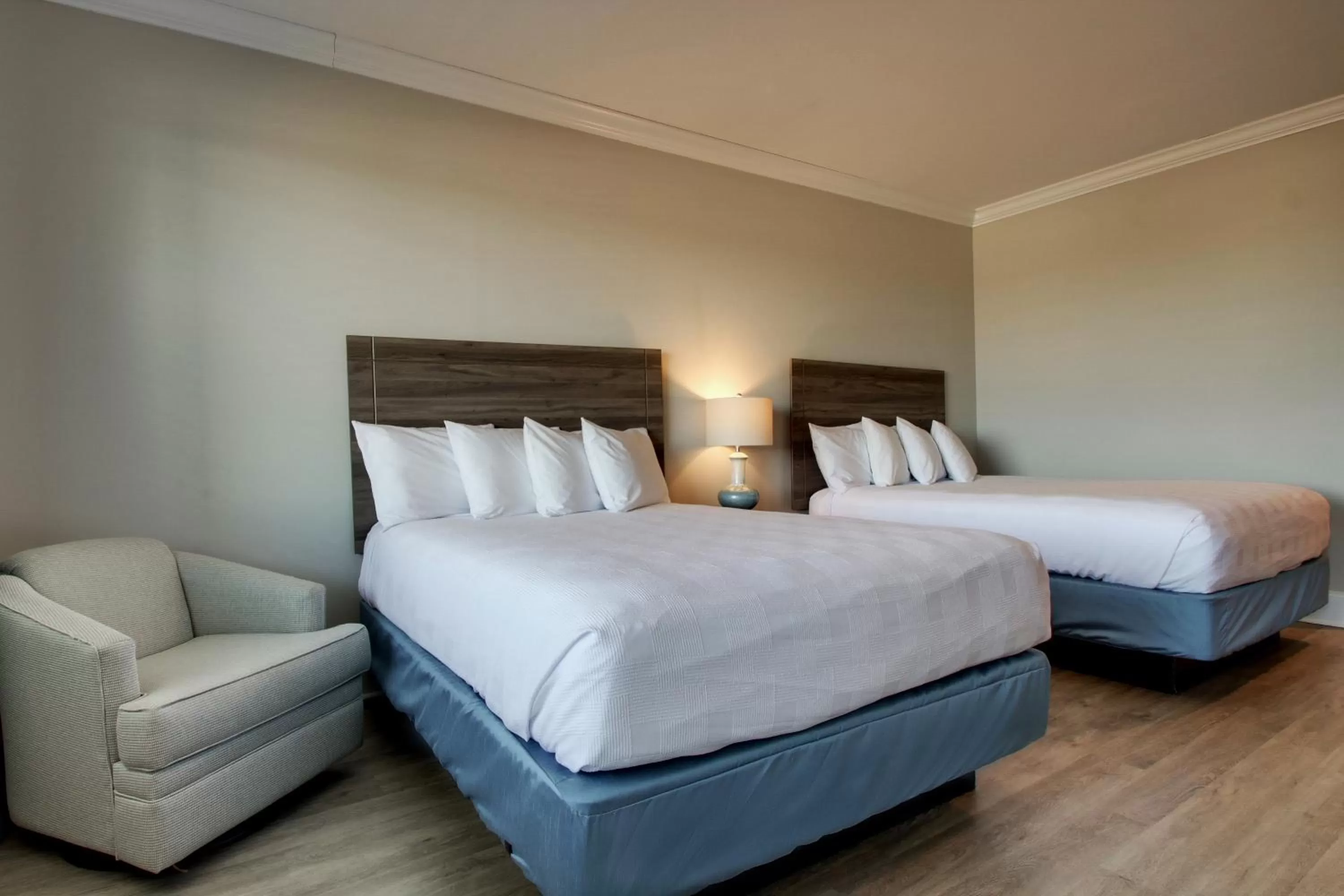 Bedroom, Bed in Islander Hotel & Resort