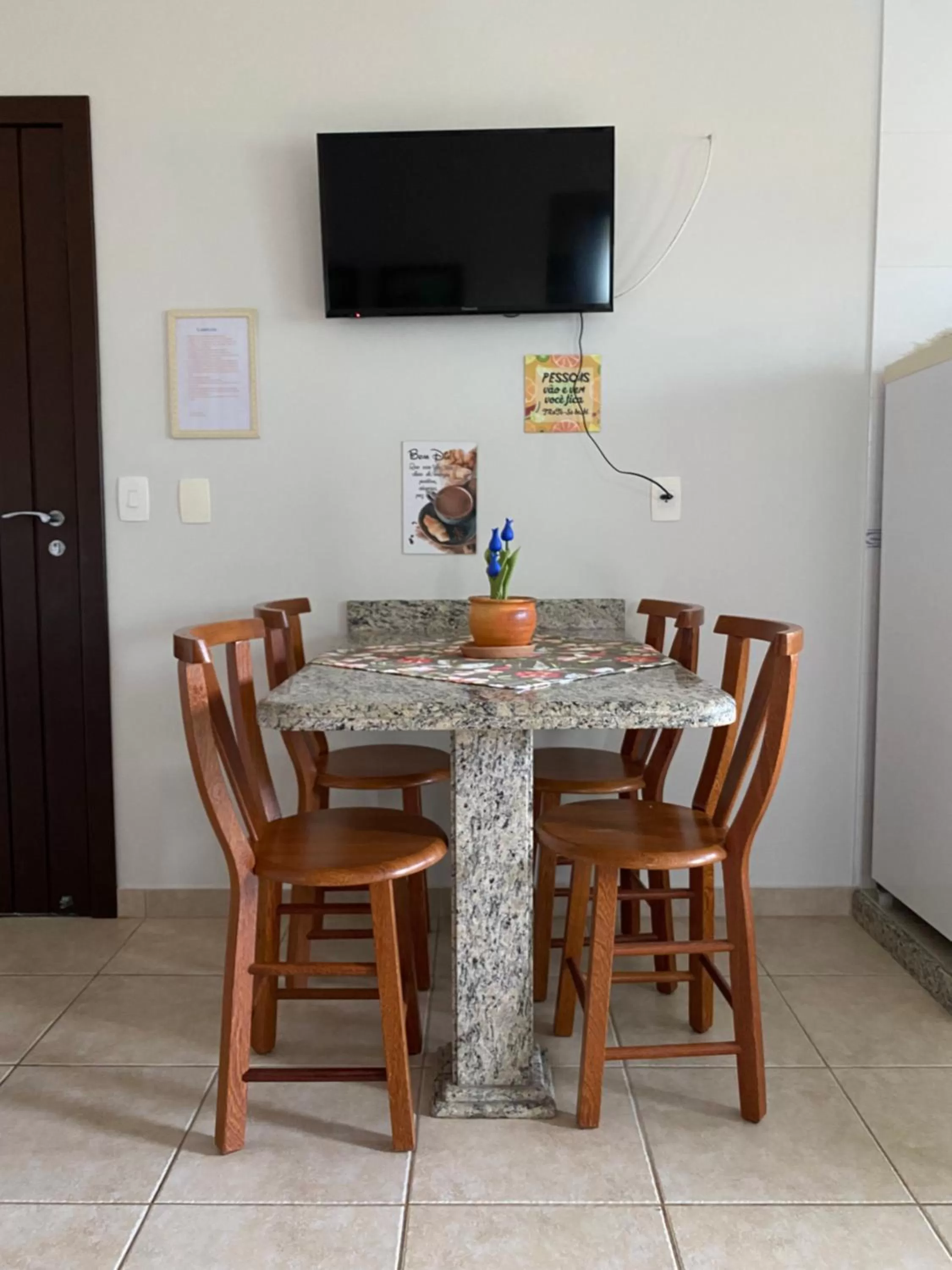 TV/Entertainment Center in Canto Leste Pousada